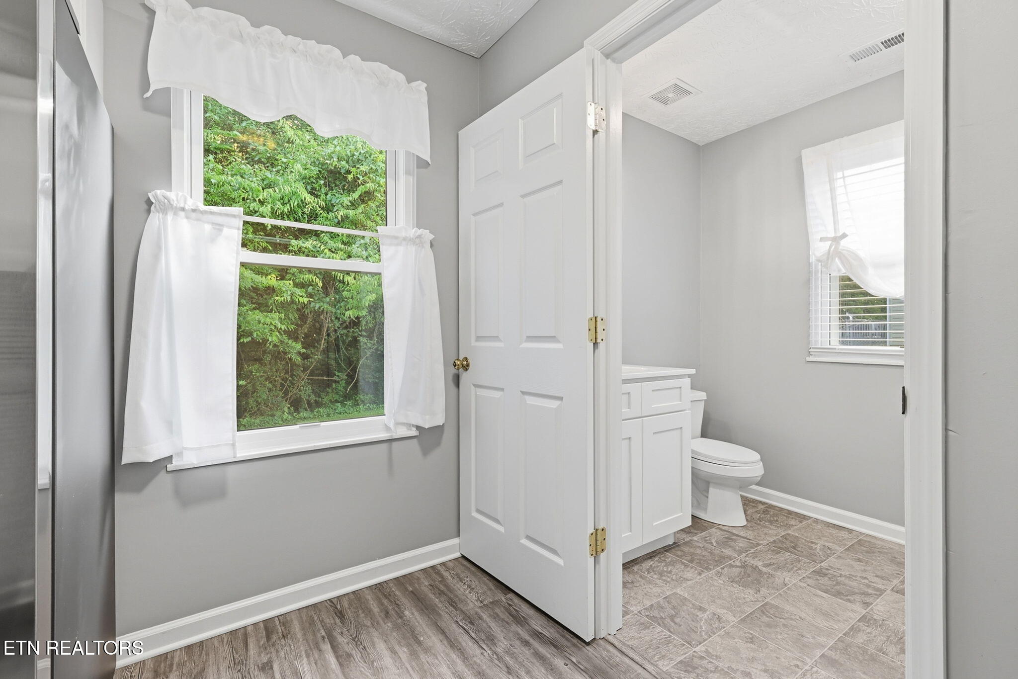 5516 W Emory Road Powell TN 37849