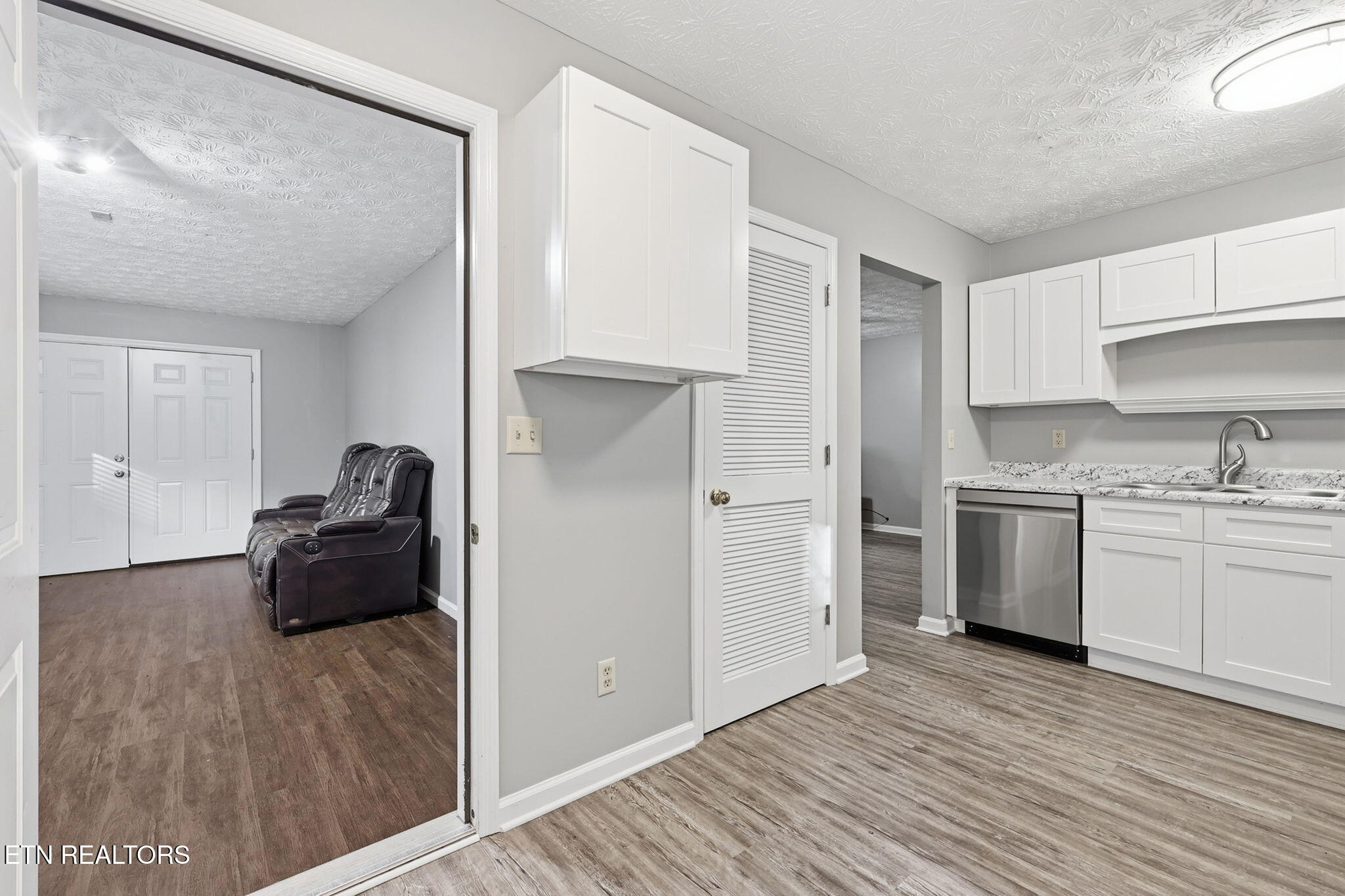 5516 W Emory Road Powell TN 37849