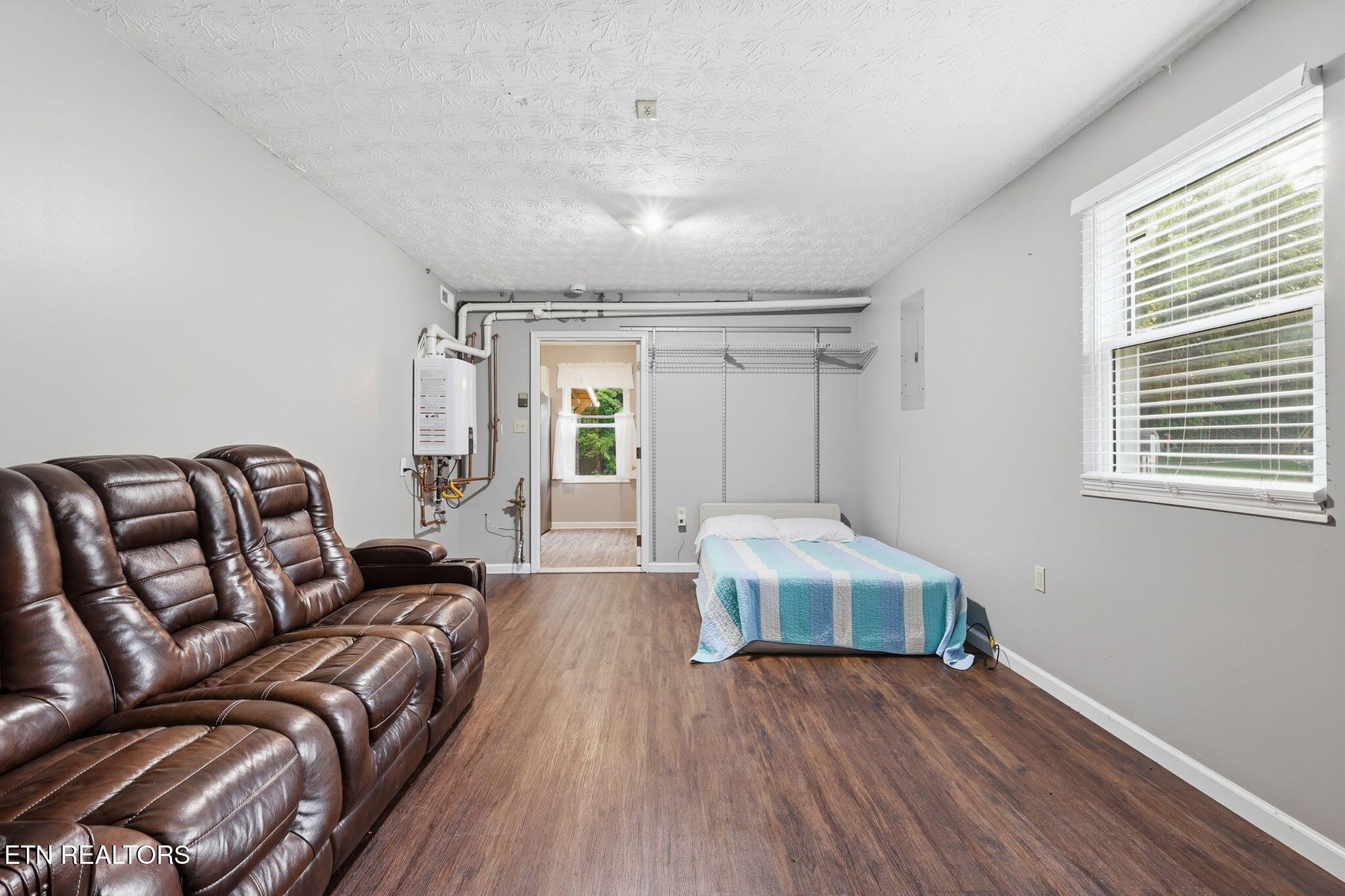 5516 W Emory Road Powell TN 37849