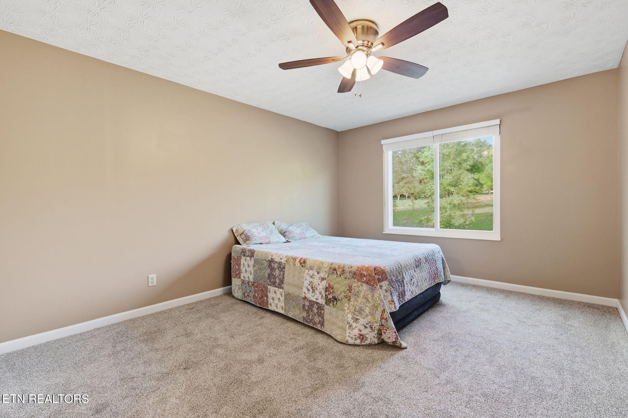 5516 W Emory Road Powell TN 37849