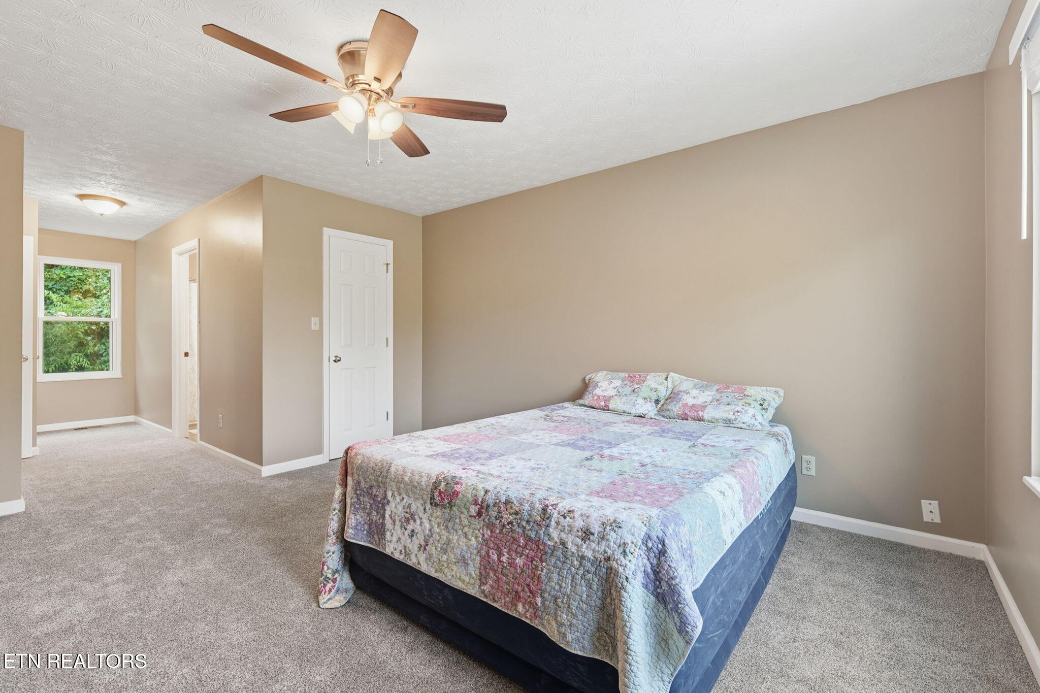 5516 W Emory Road Powell TN 37849