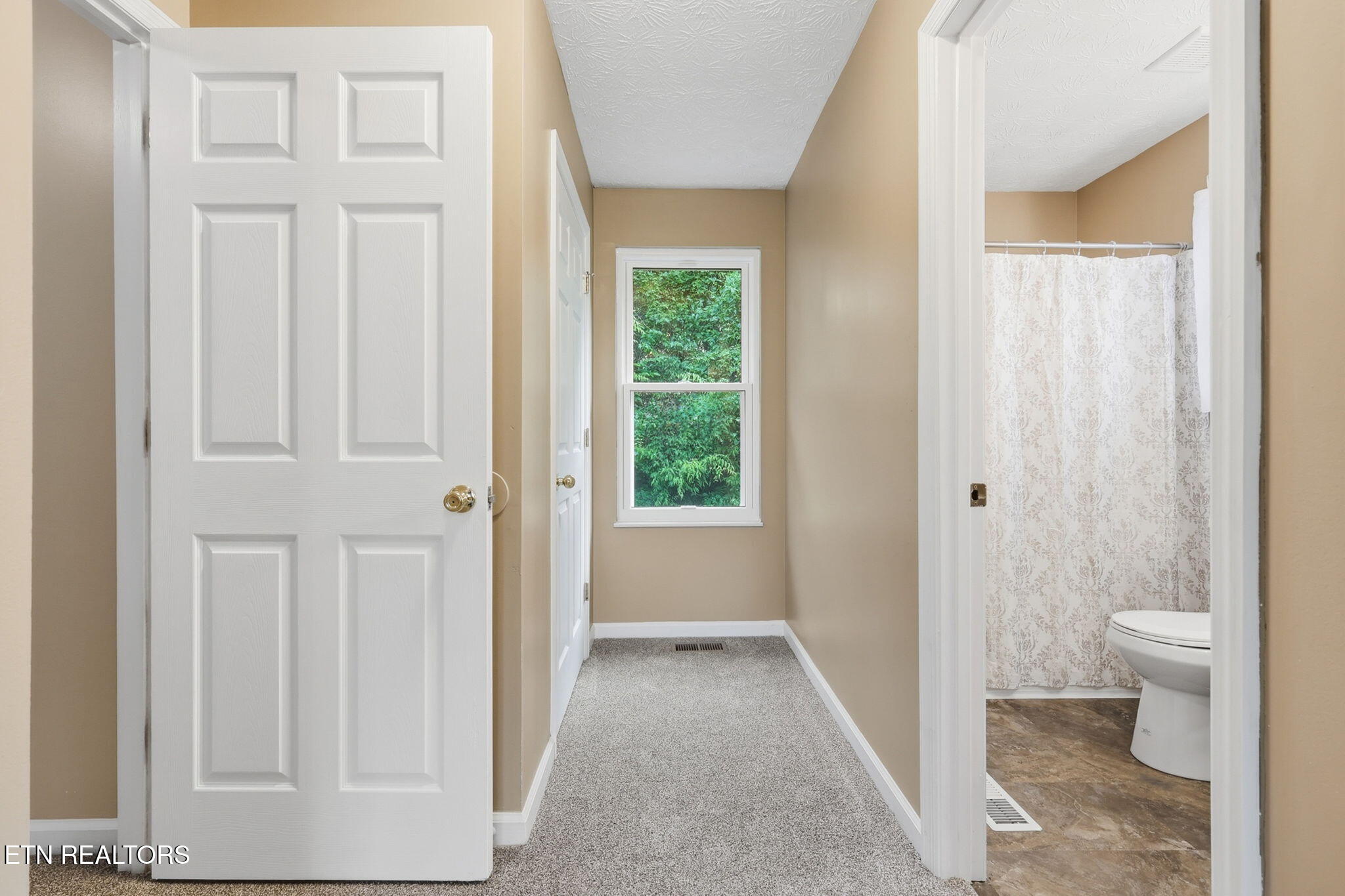 5516 W Emory Road Powell TN 37849
