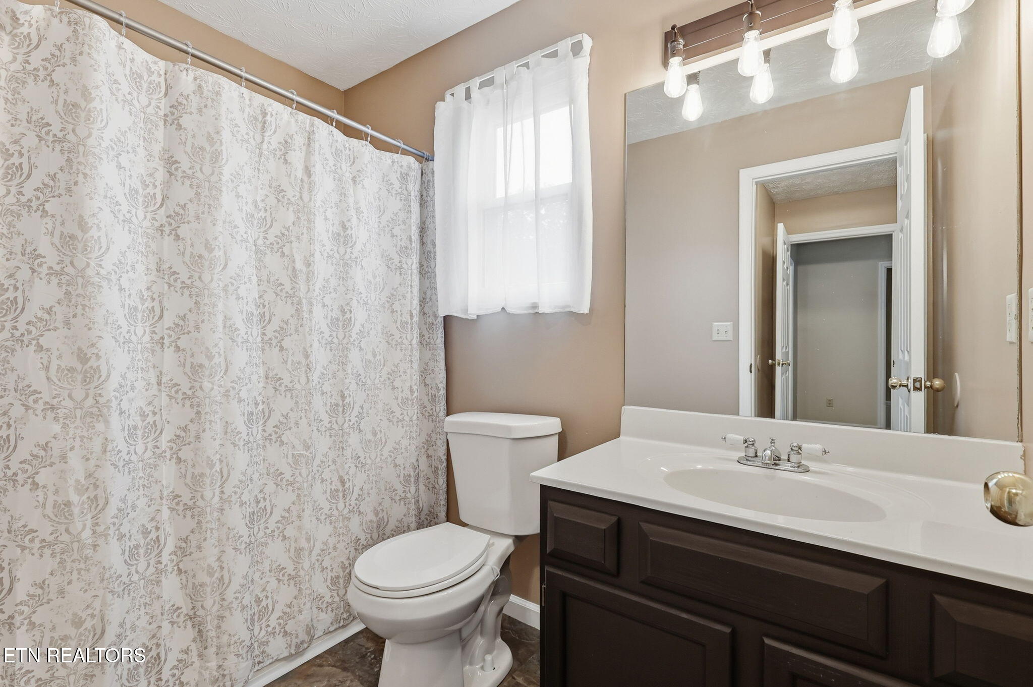 5516 W Emory Road Powell TN 37849