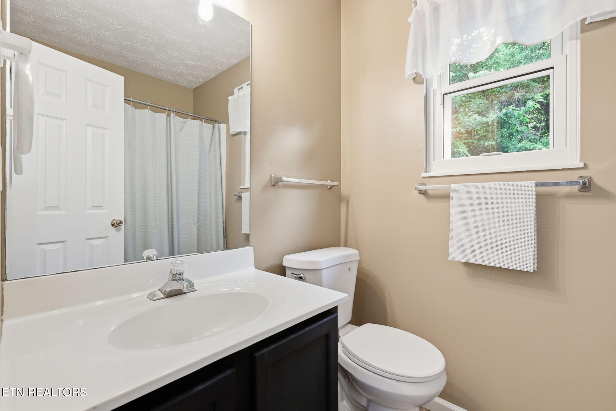 5516 W Emory Road Powell TN 37849