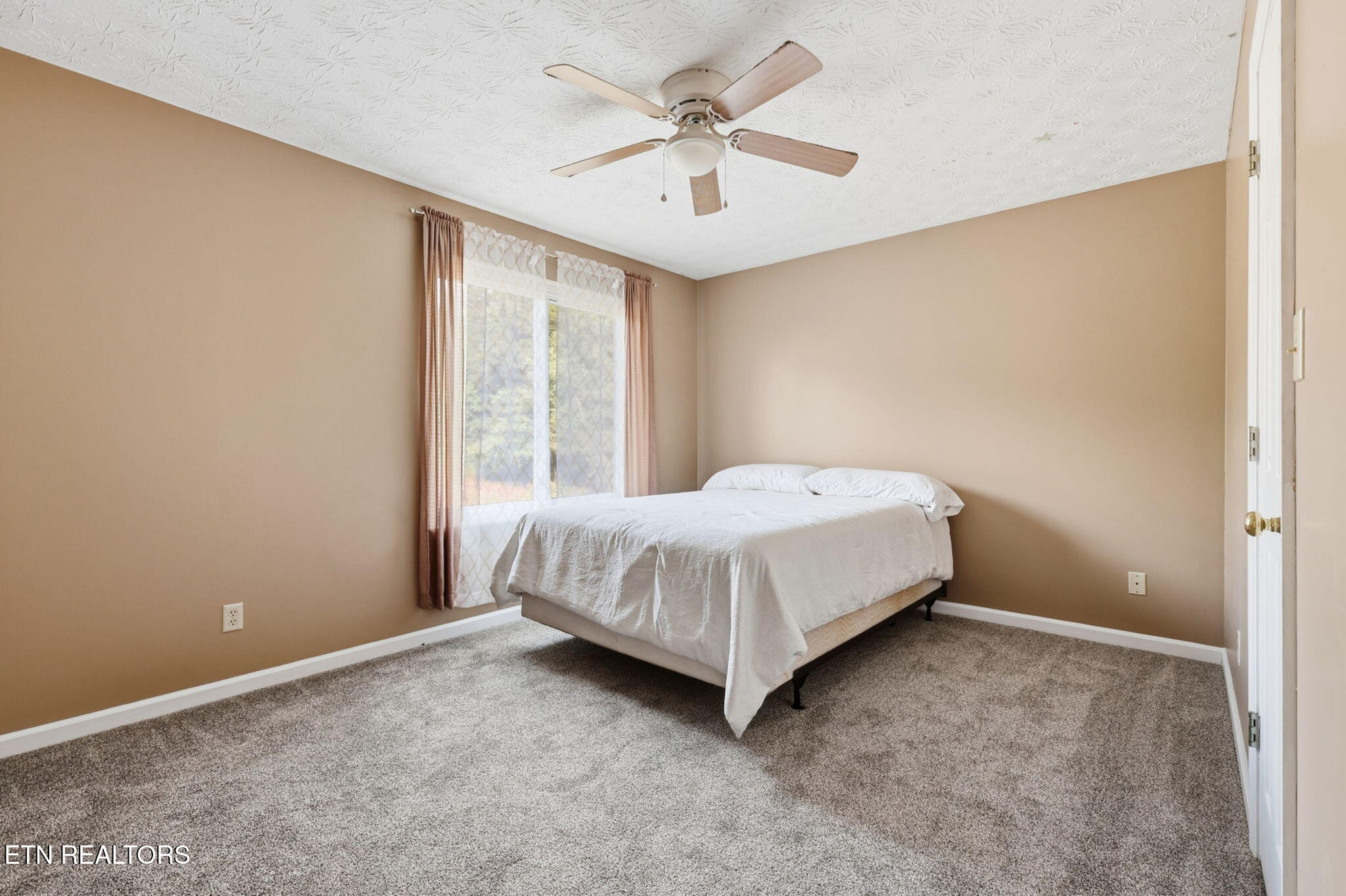5516 W Emory Road Powell TN 37849