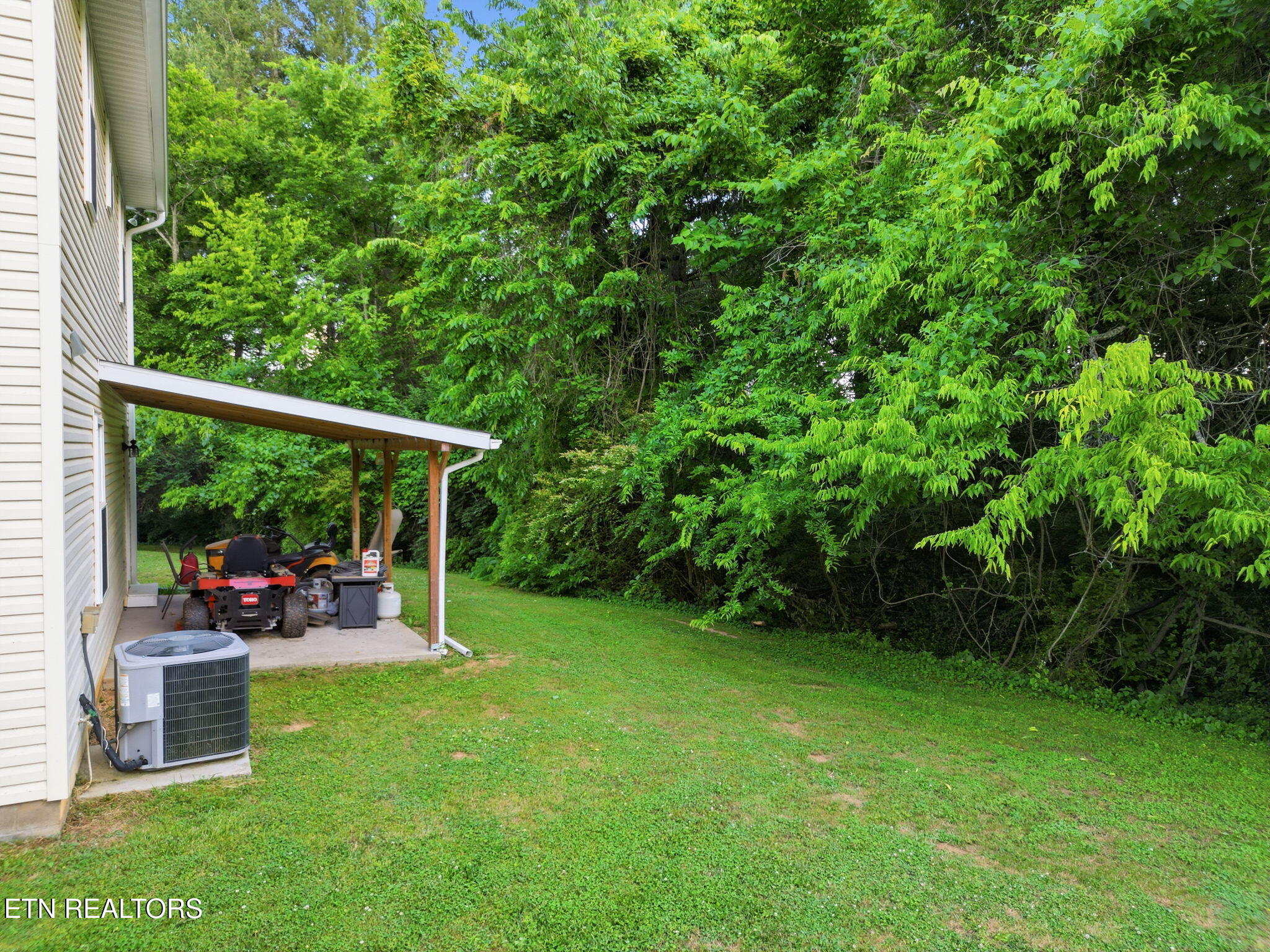 5516 W Emory Road Powell TN 37849