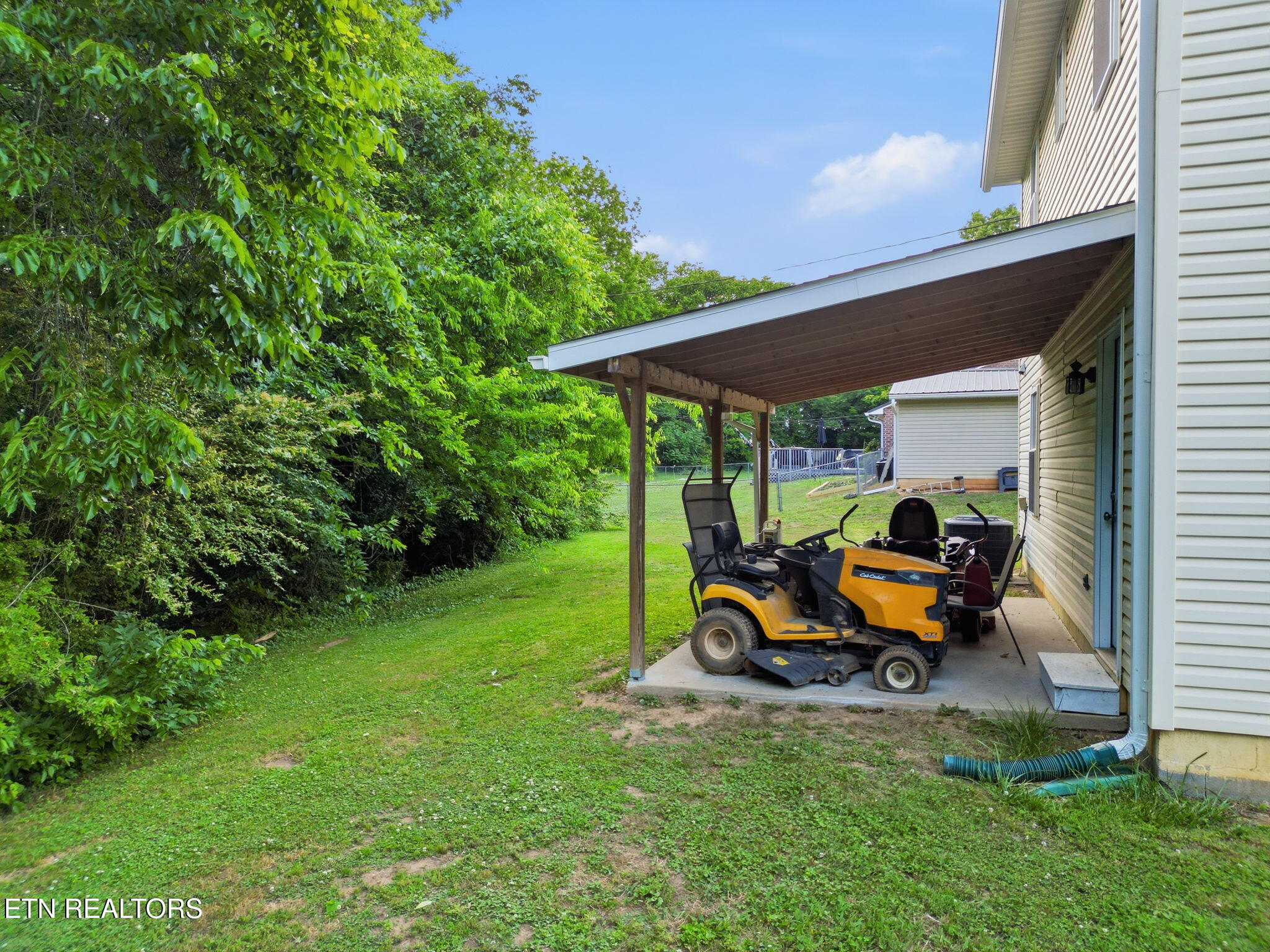 5516 W Emory Road Powell TN 37849