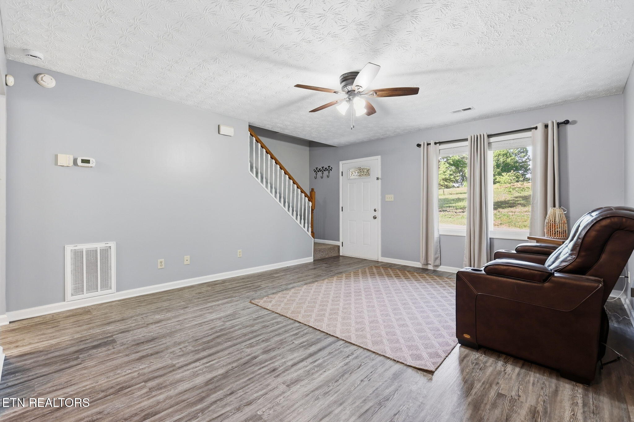 5516 W Emory Road Powell TN 37849