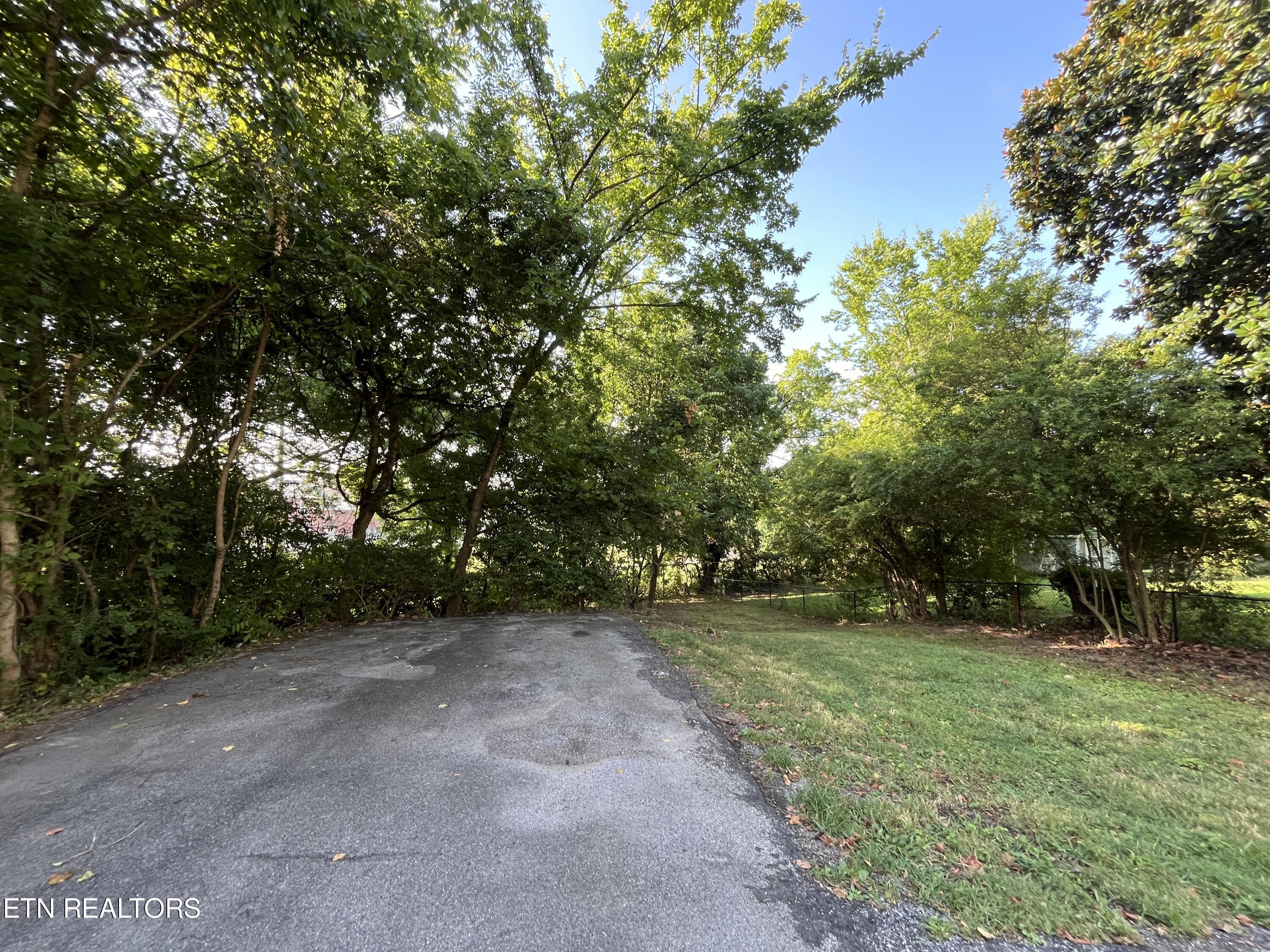 5845 Grove Drive Knoxville TN 37918