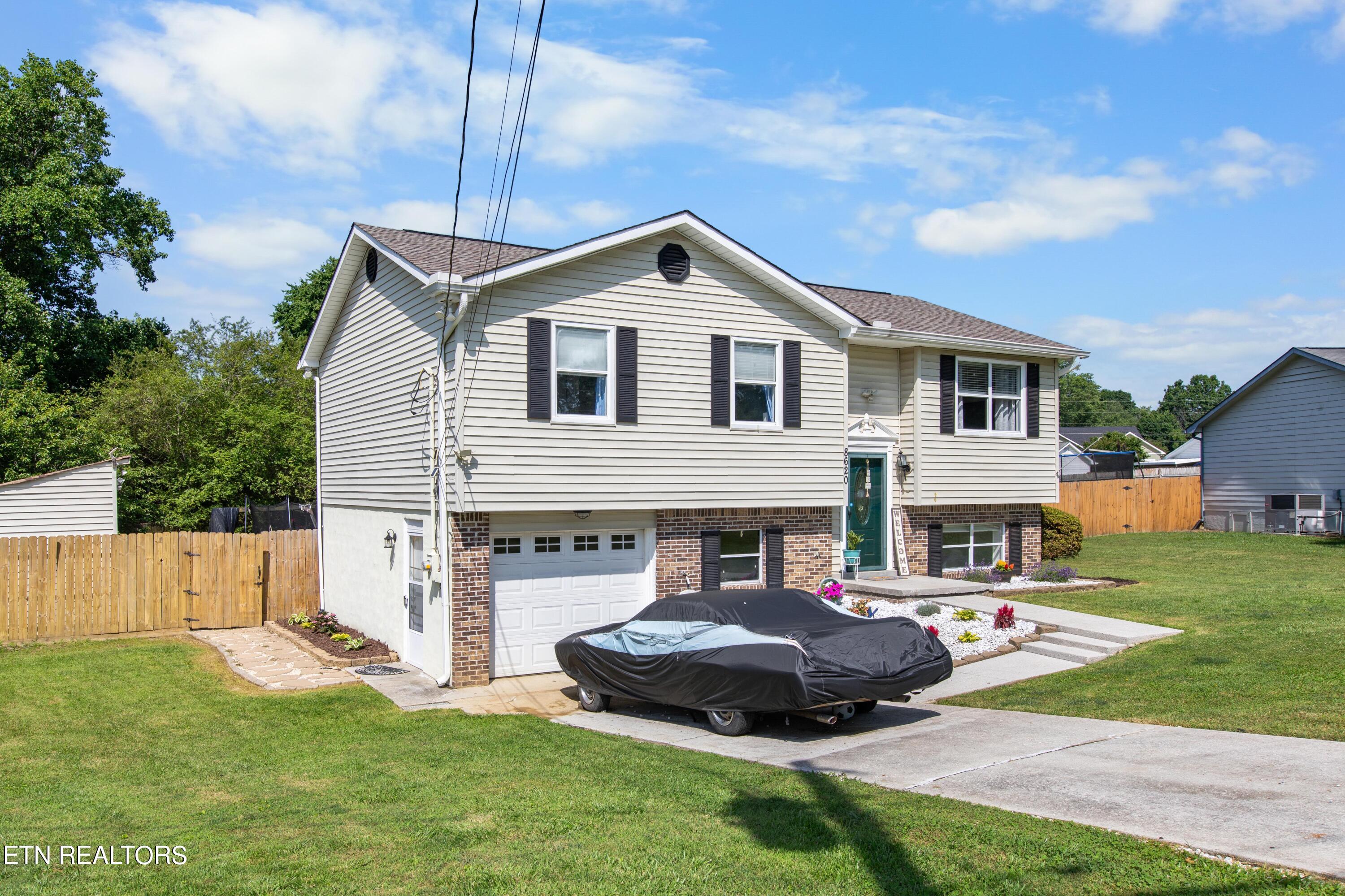 8620 Royal Oaks Drive Knoxville TN 37931