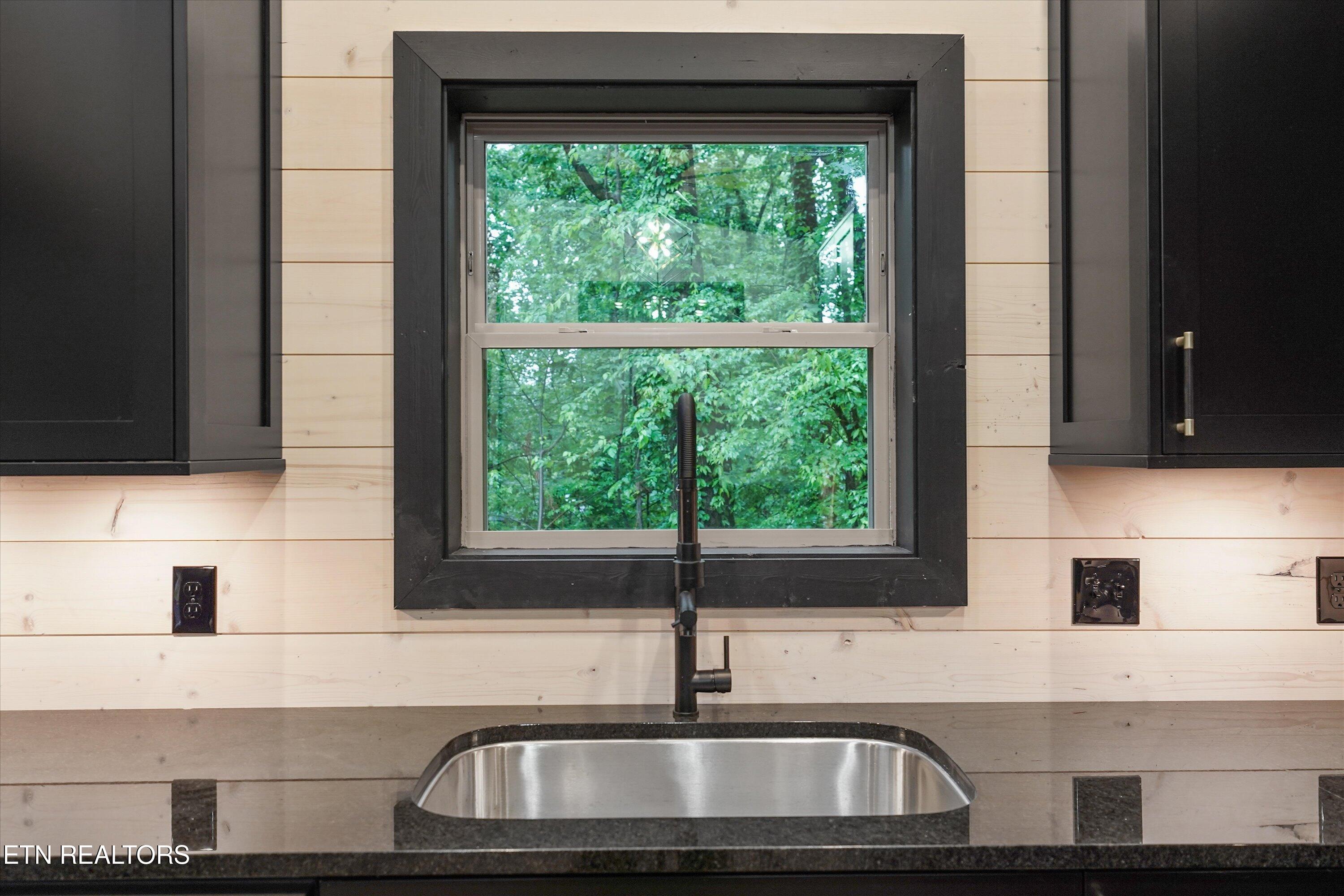 2036 Ridge Road Pigeon Forge TN 37863