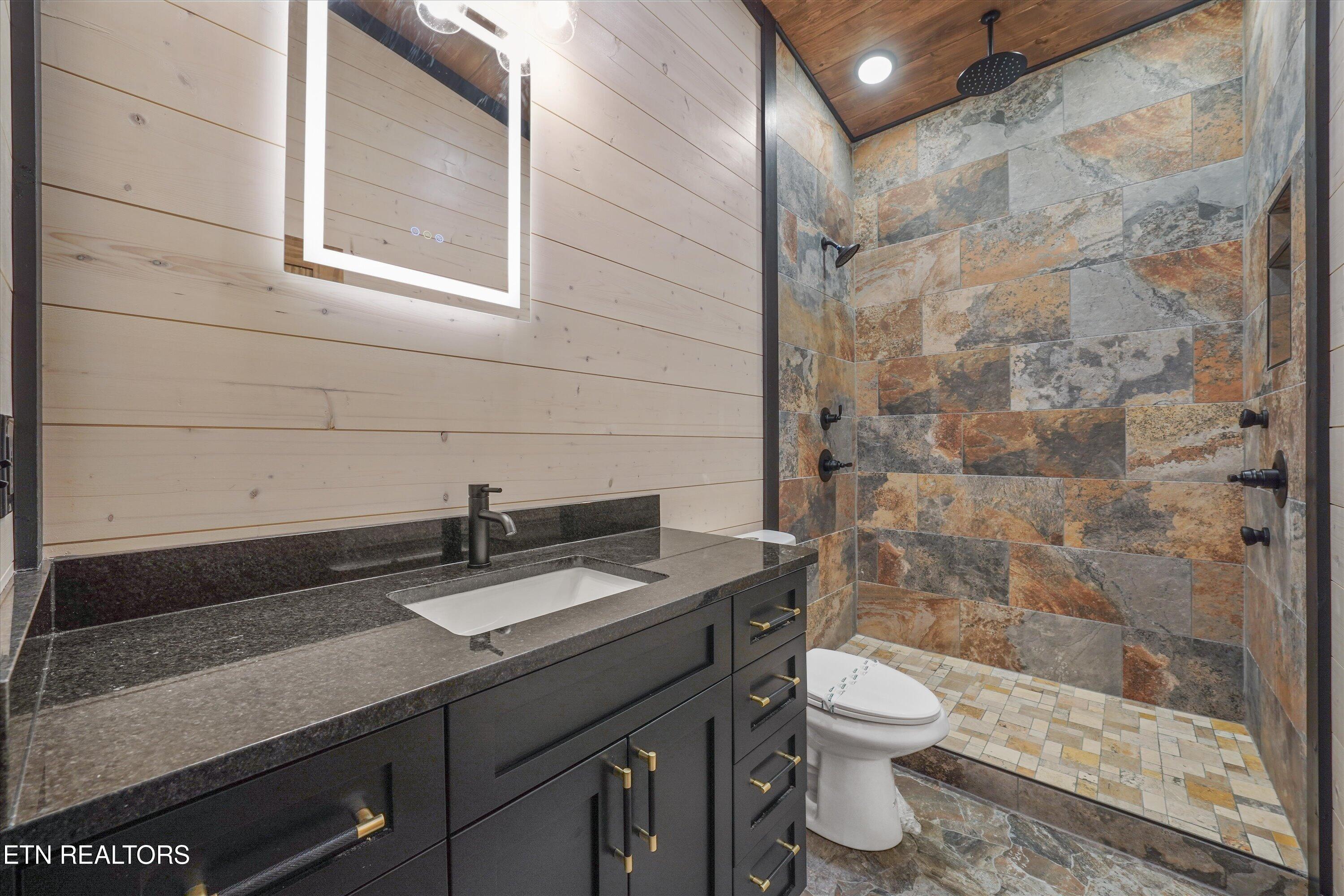 2036 Ridge Road Pigeon Forge TN 37863