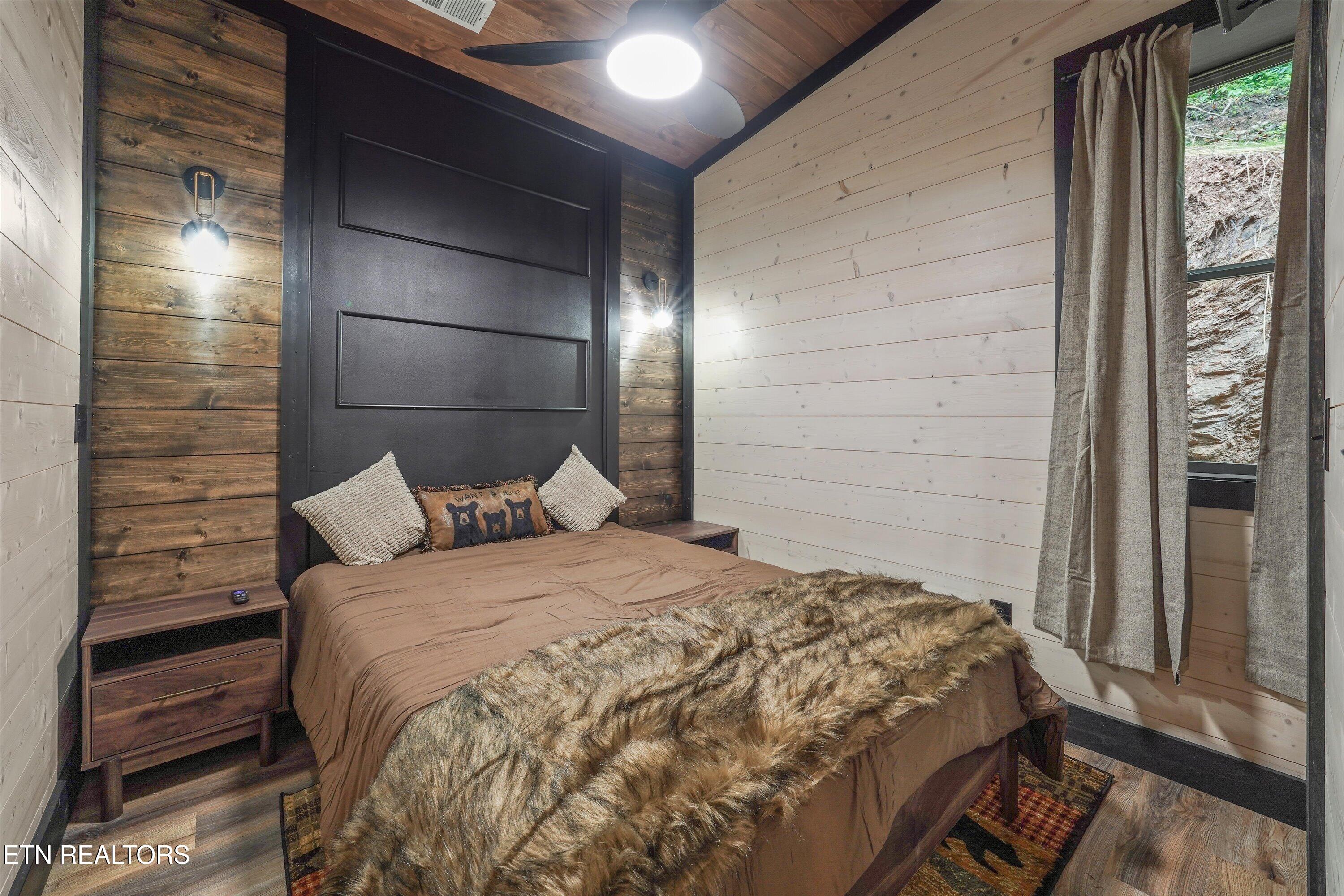 2036 Ridge Road Pigeon Forge TN 37863