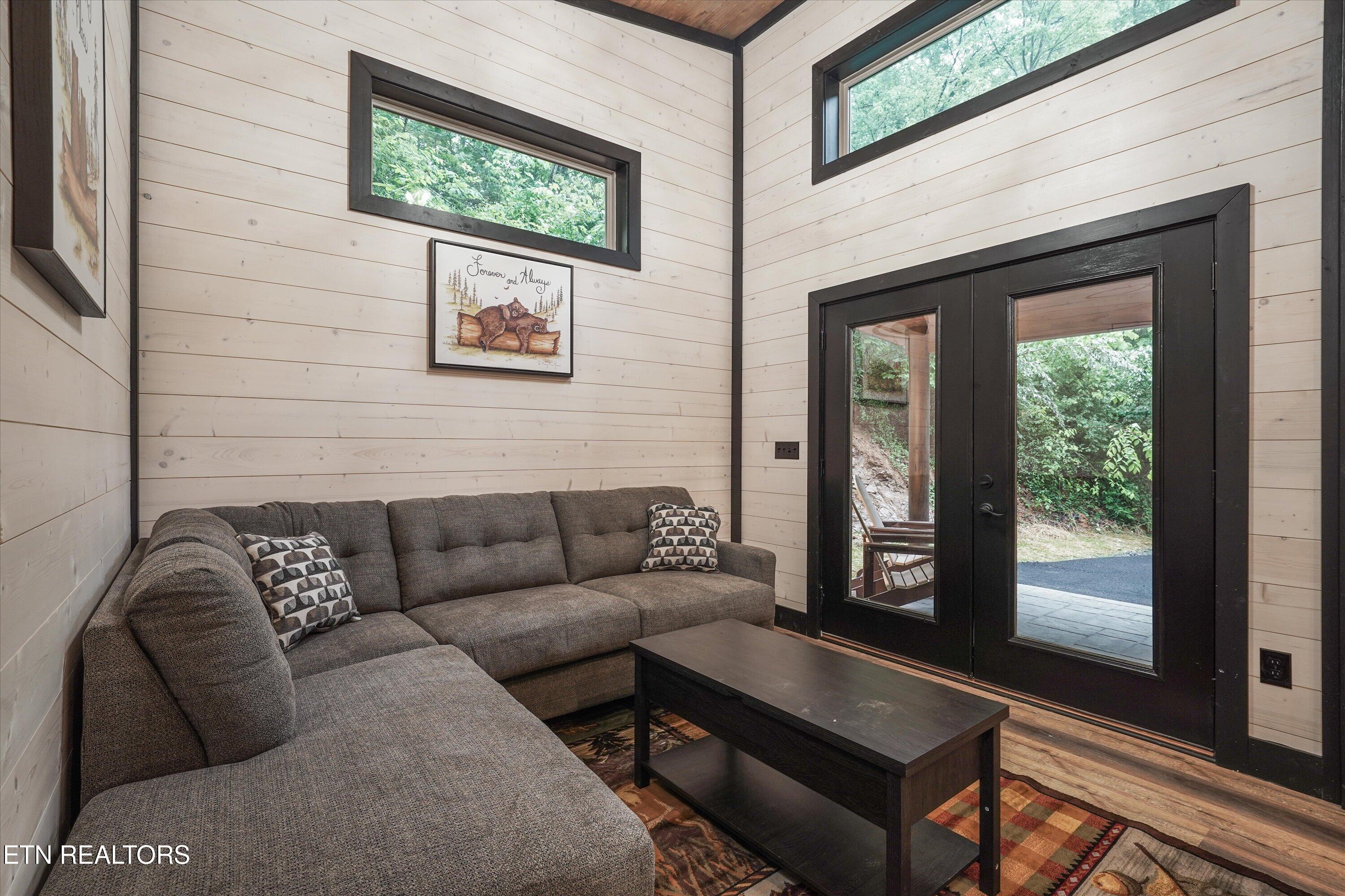2036 Ridge Road Pigeon Forge TN 37863