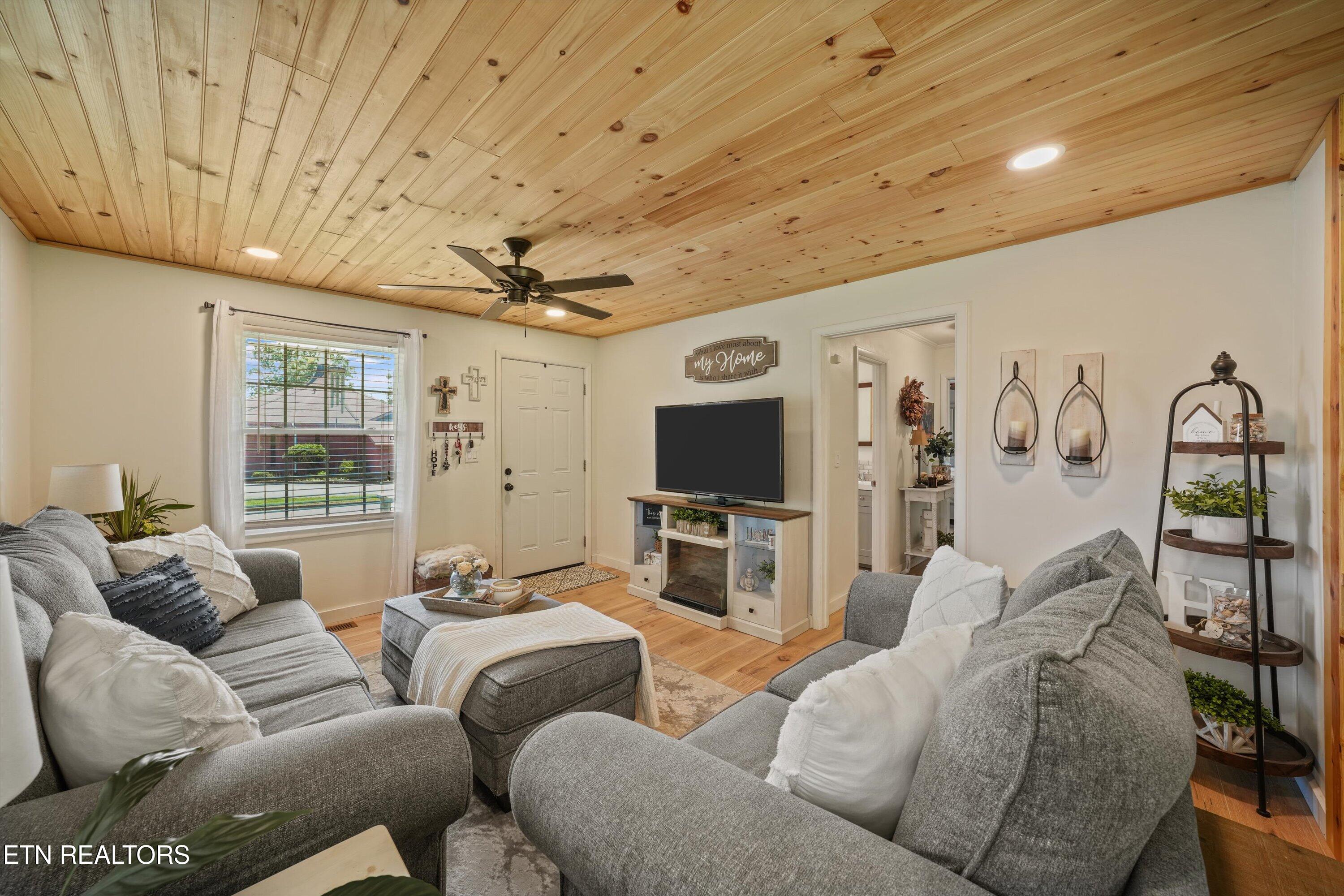 636 Robertsville Road Oak Ridge TN 37830