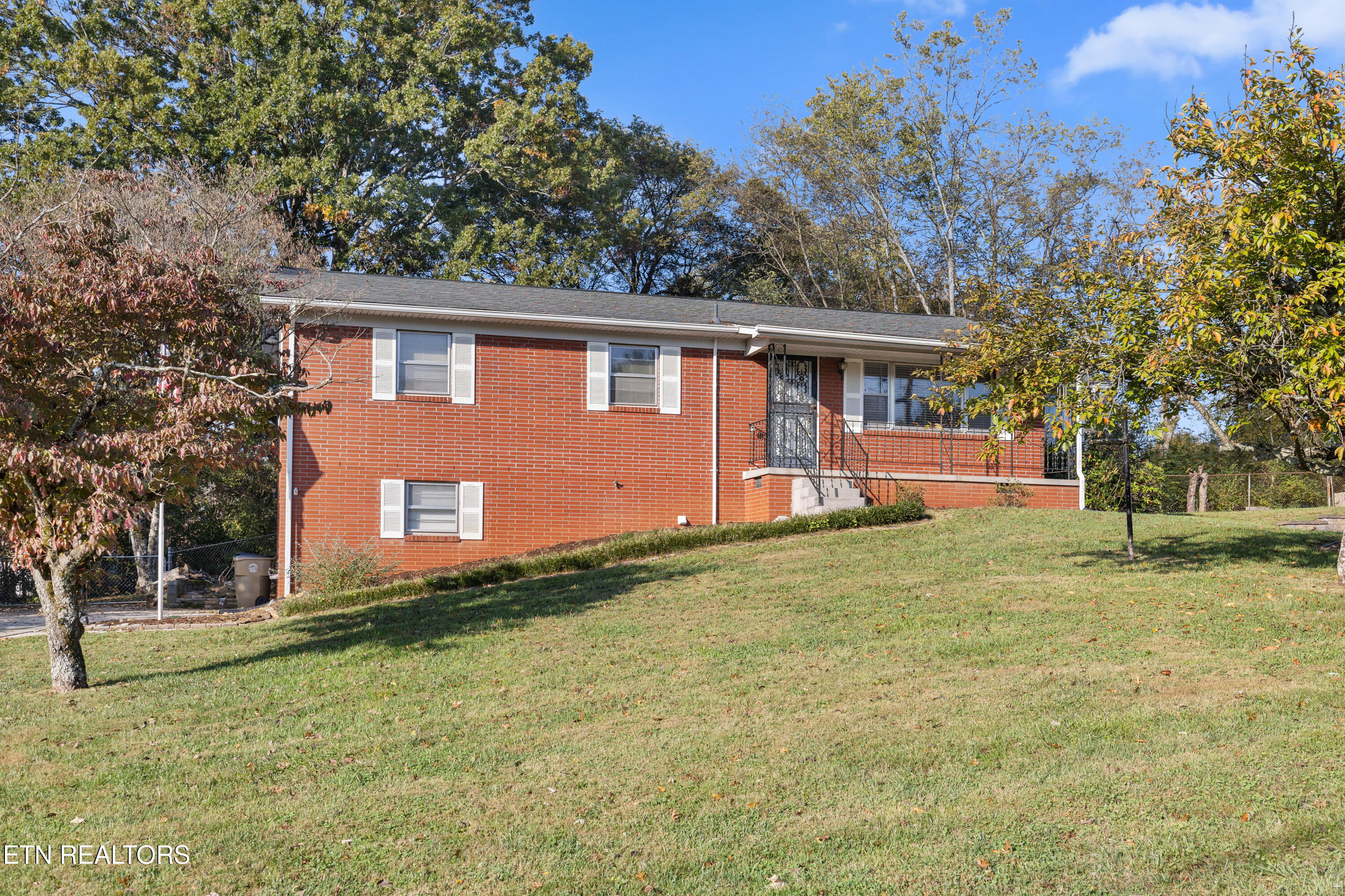 5541 Stoneleigh Road Knoxville TN 37912