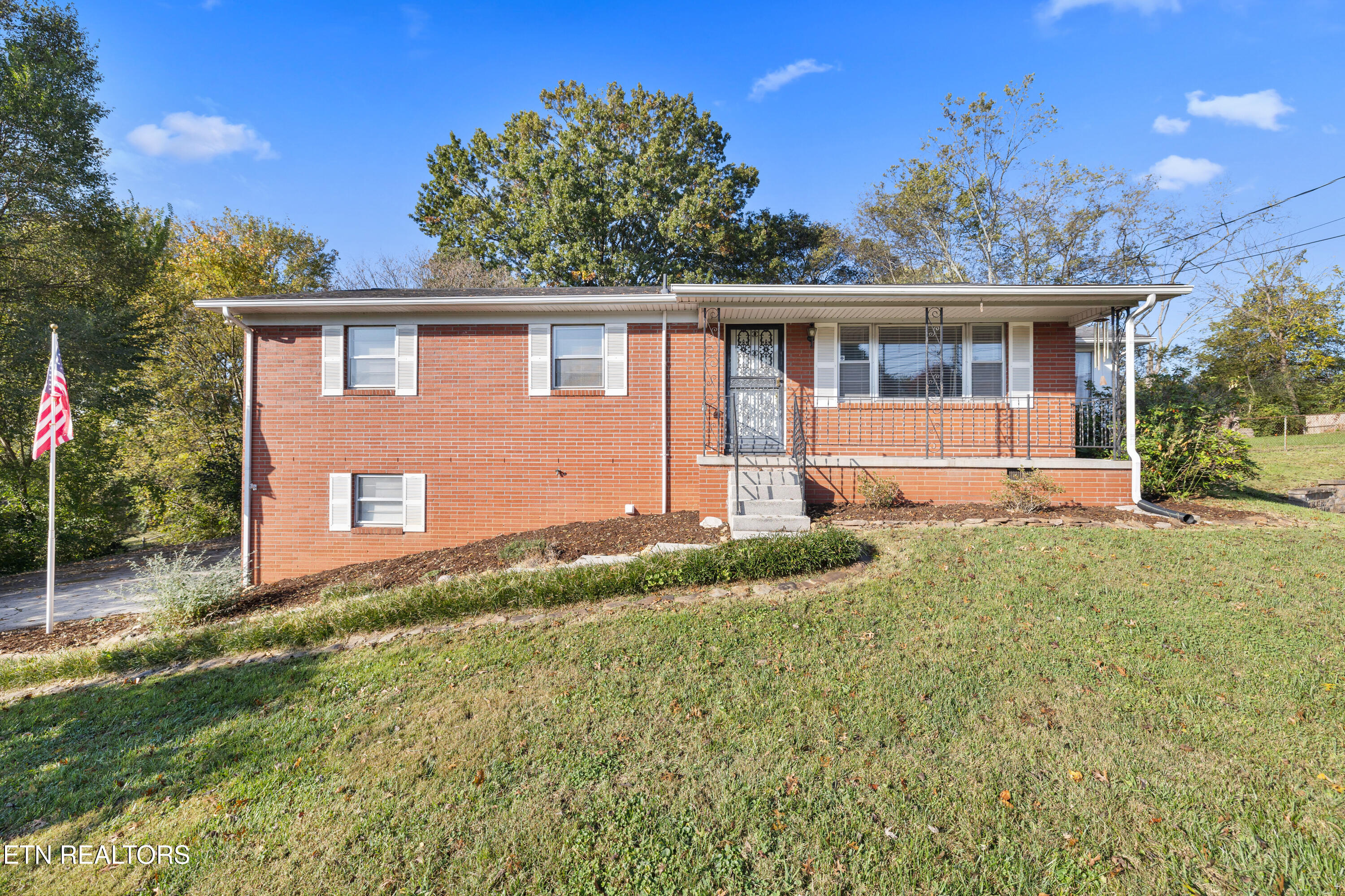 5541 Stoneleigh Road Knoxville TN 37912