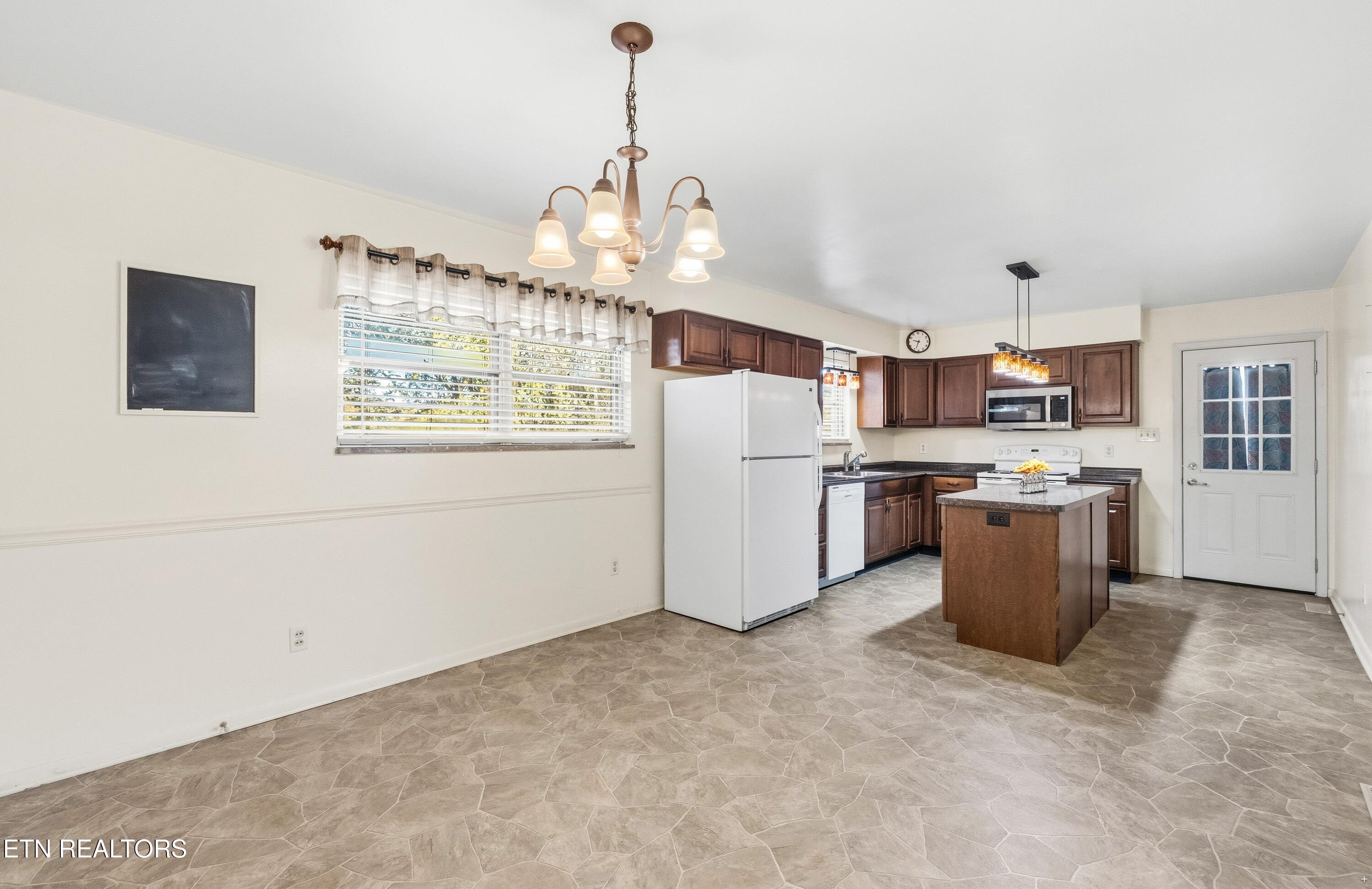 5541 Stoneleigh Road Knoxville TN 37912