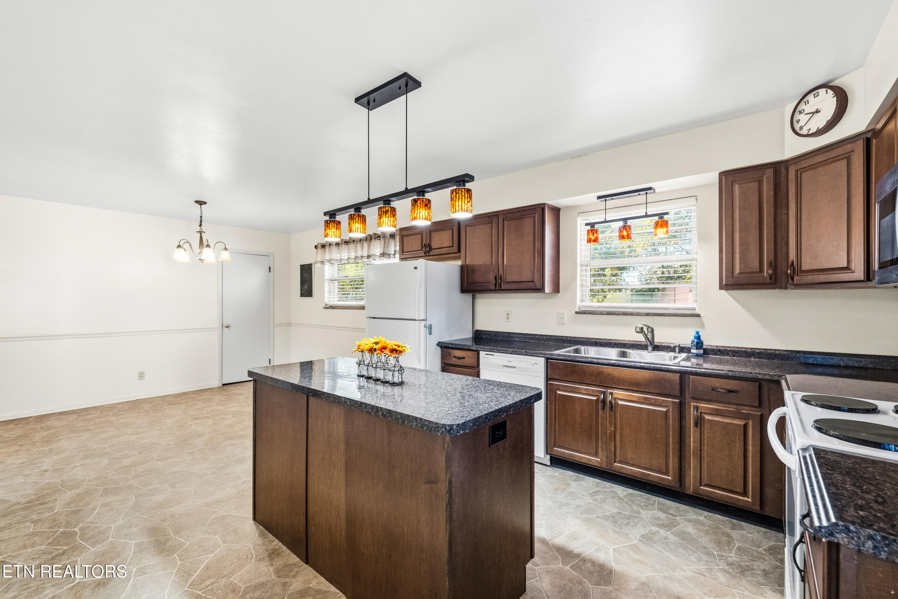 5541 Stoneleigh Road Knoxville TN 37912