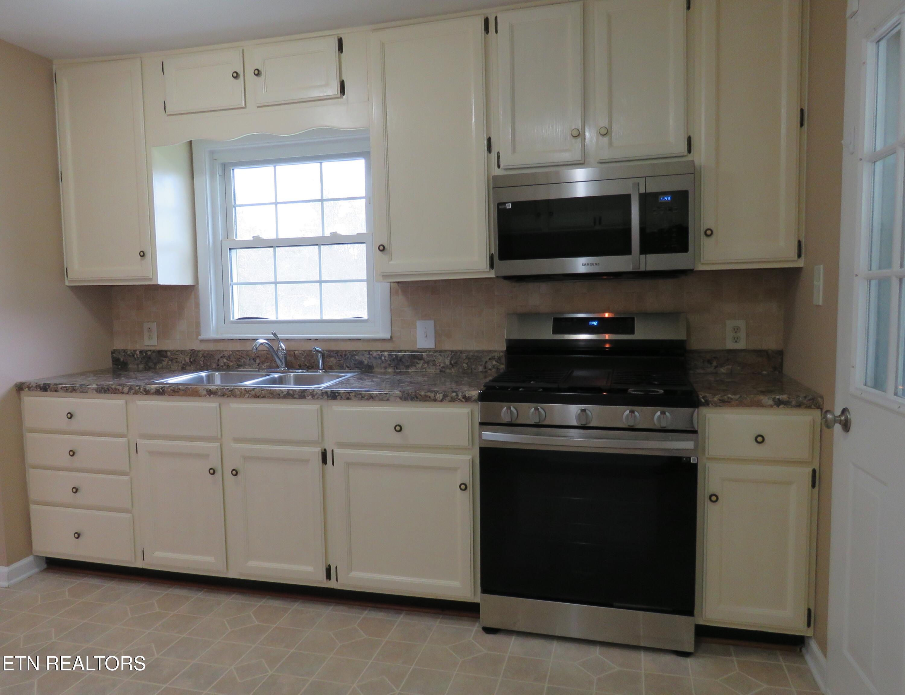101 W Sheridan Place Oak Ridge TN 37830
