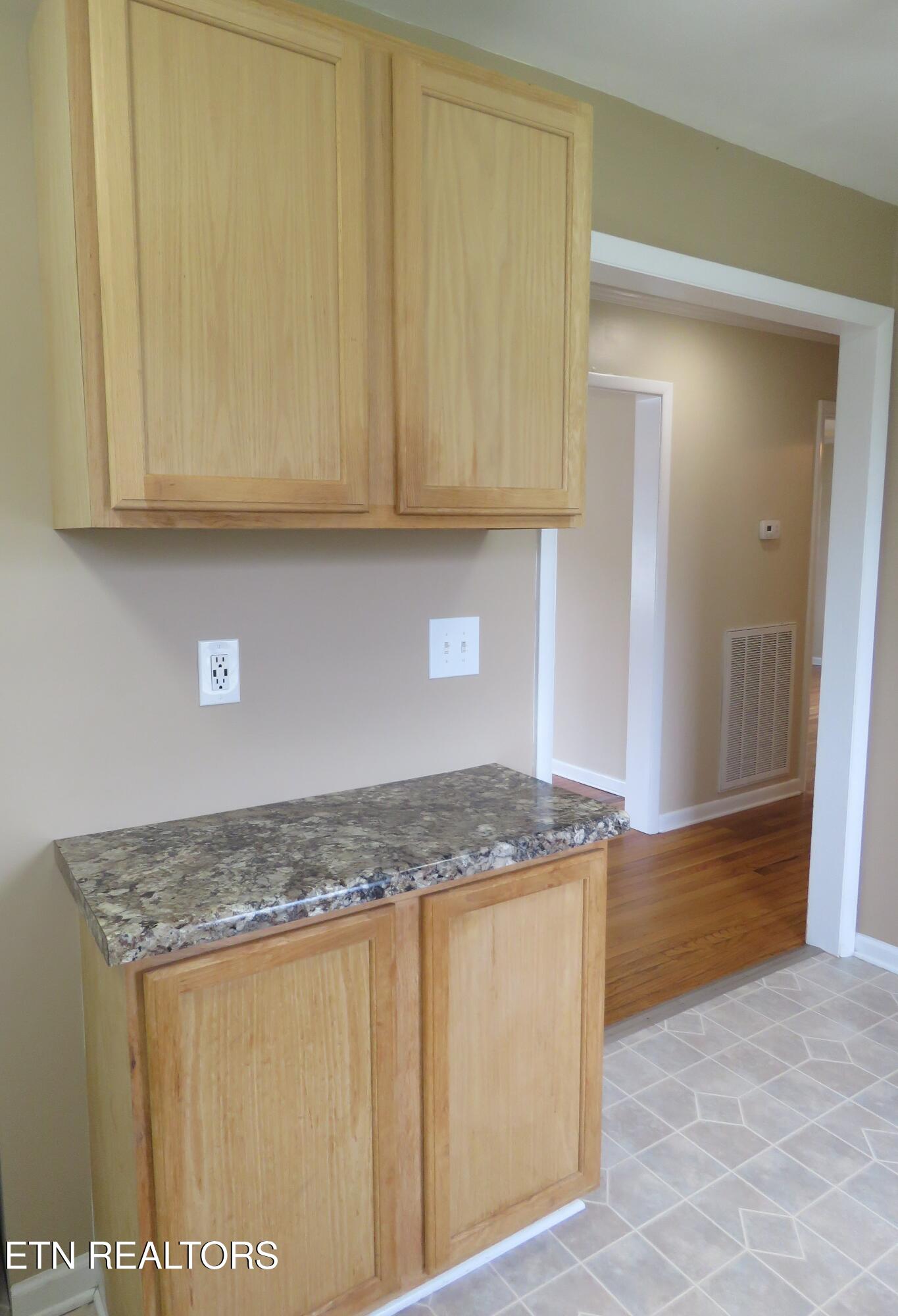 101 W Sheridan Place Oak Ridge TN 37830