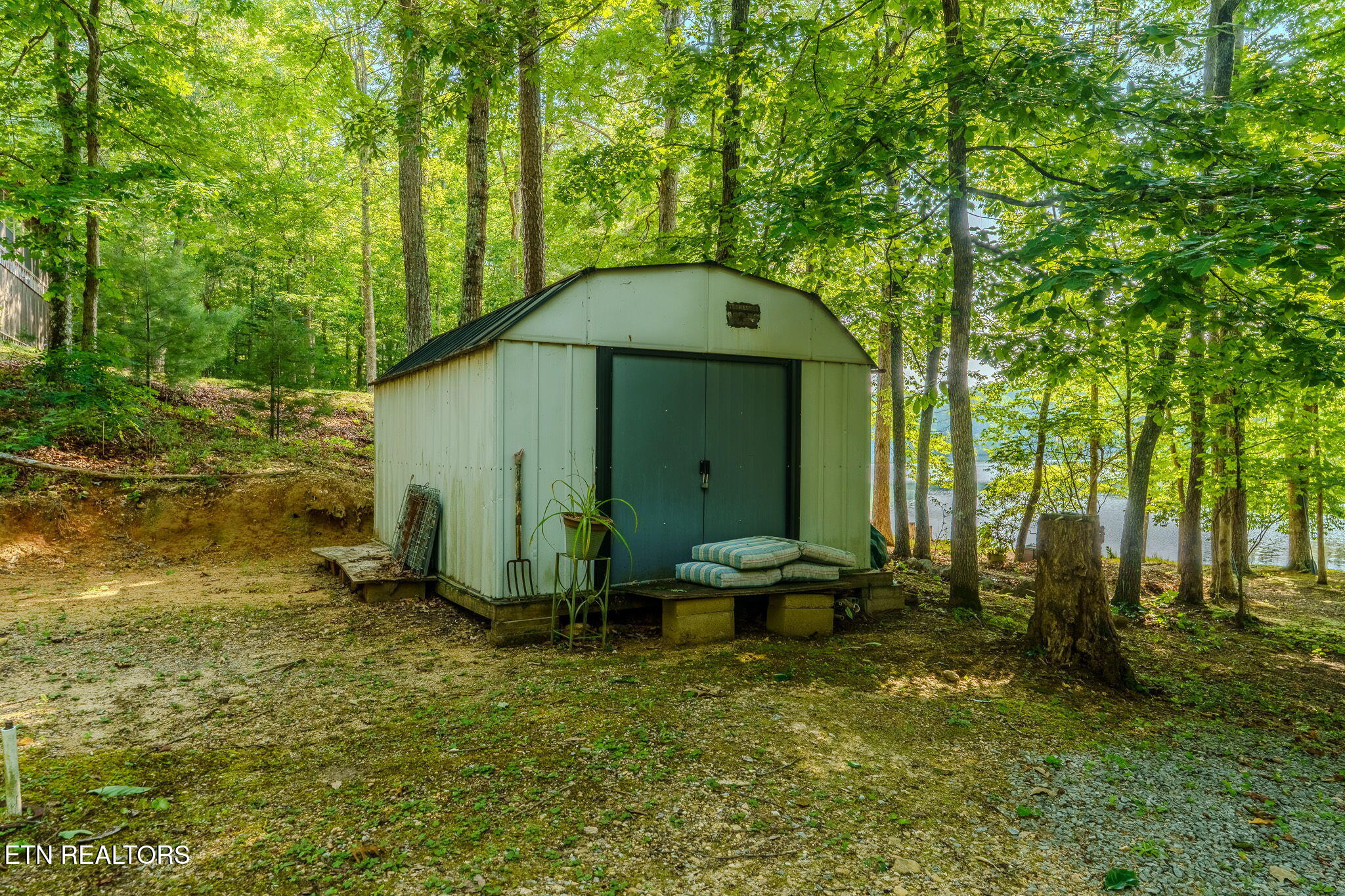 6030 Big Bass Lane Tallassee TN 37878