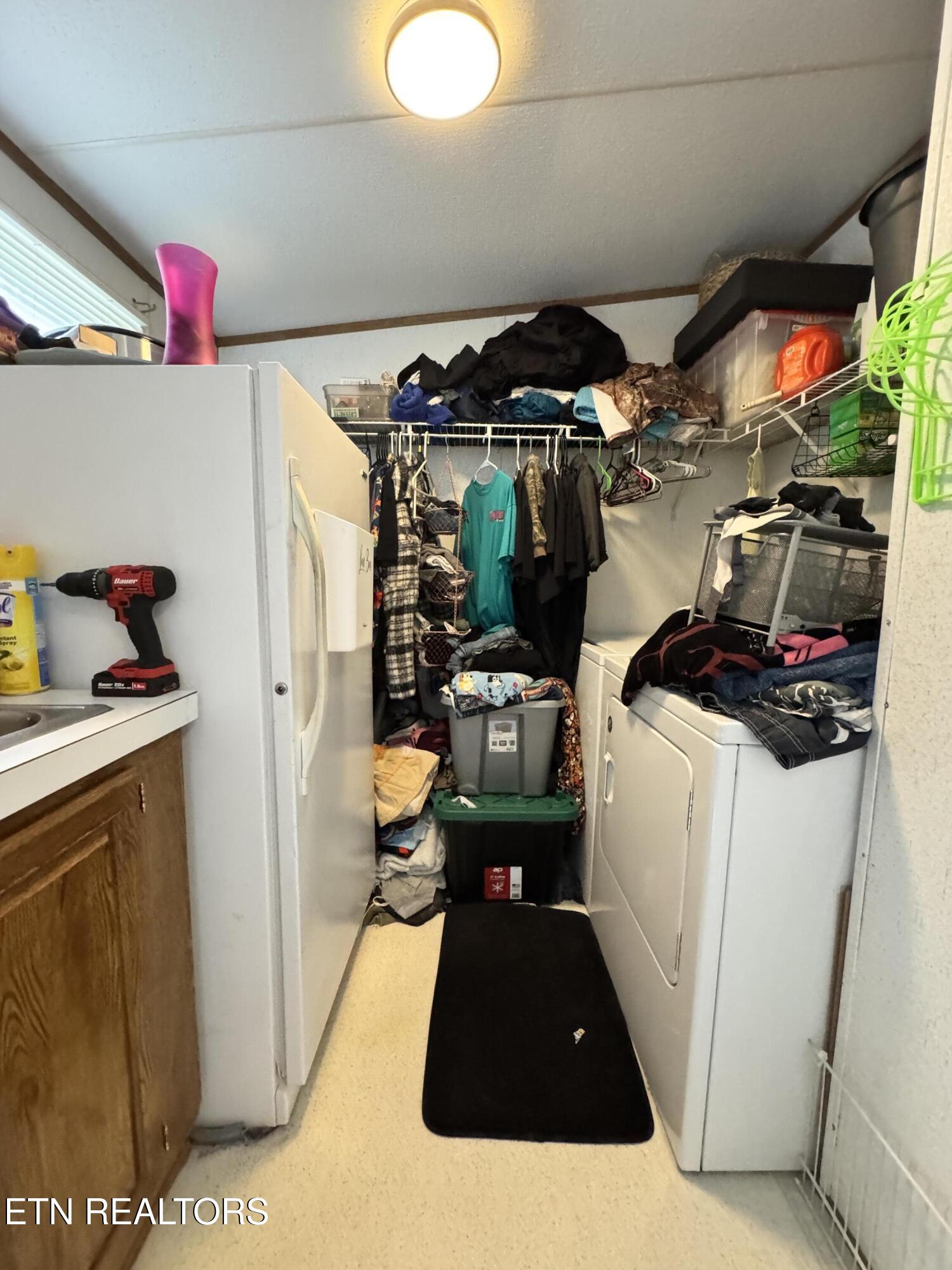 102 Loggers Lane Clinton TN 37716