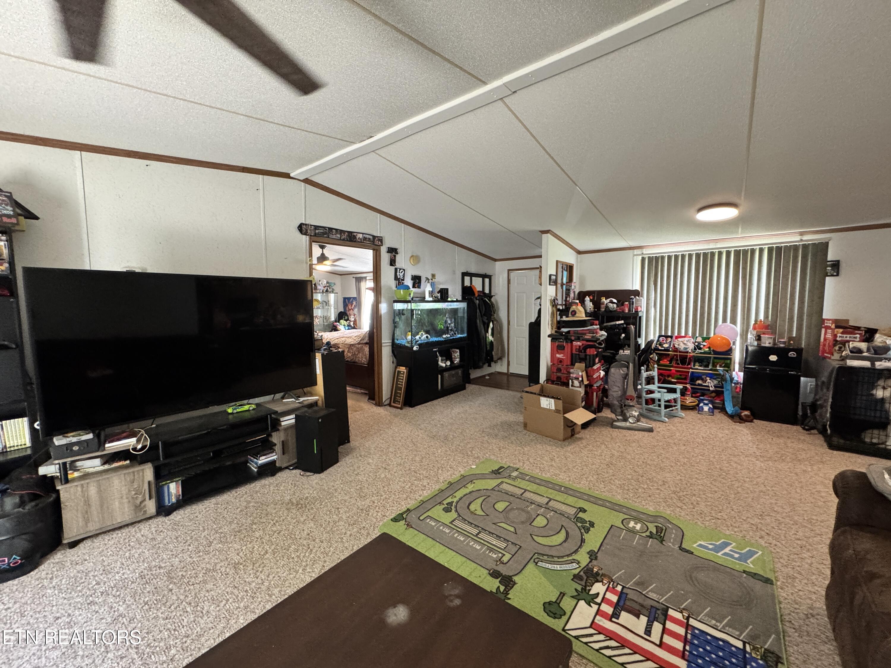 102 Loggers Lane Clinton TN 37716