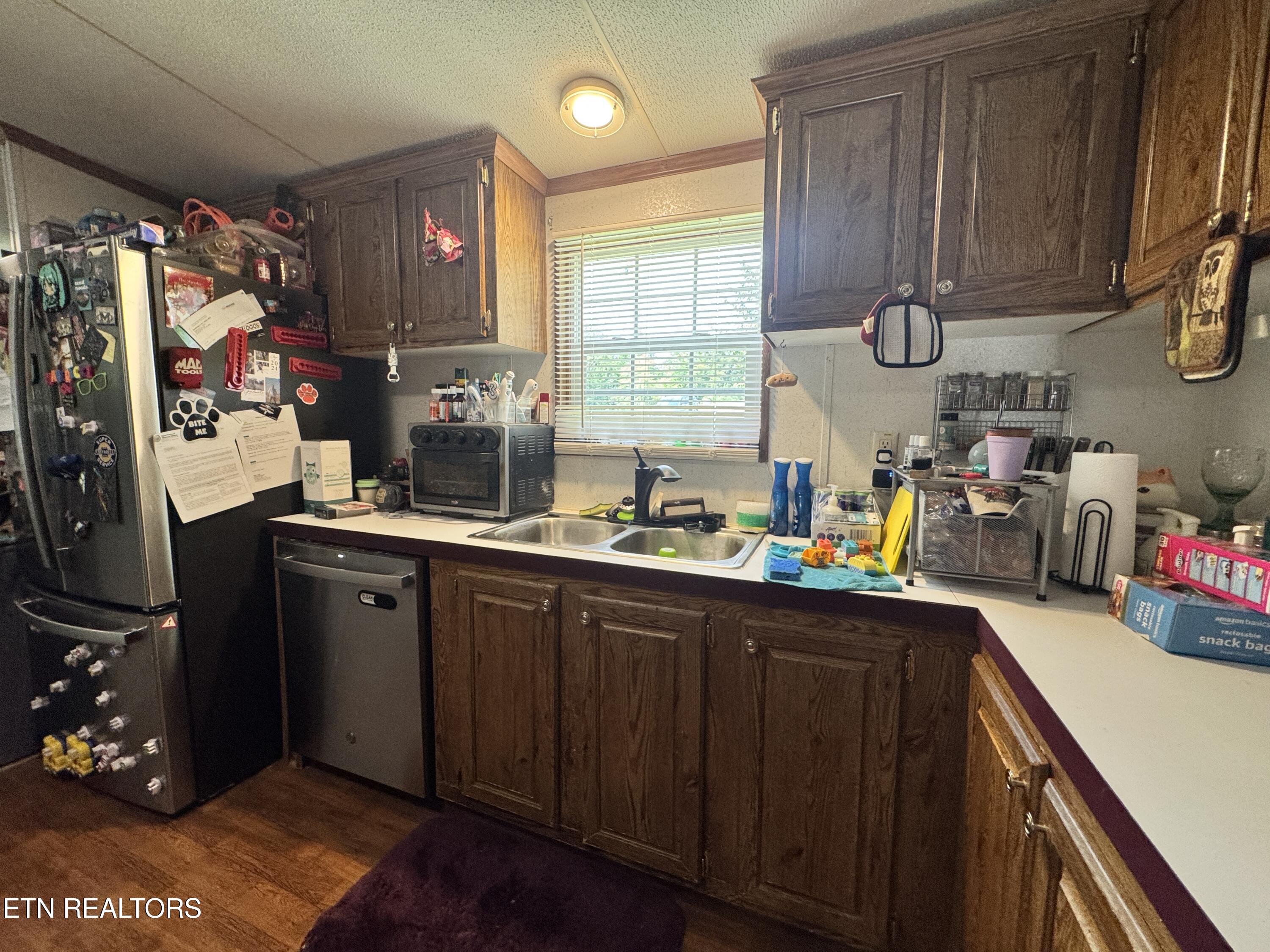 102 Loggers Lane Clinton TN 37716