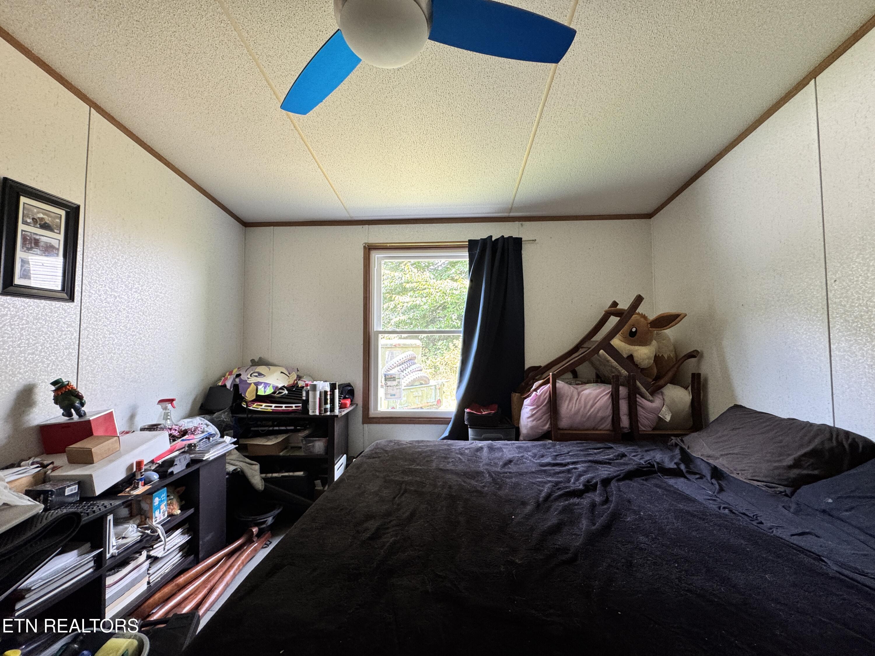 102 Loggers Lane Clinton TN 37716