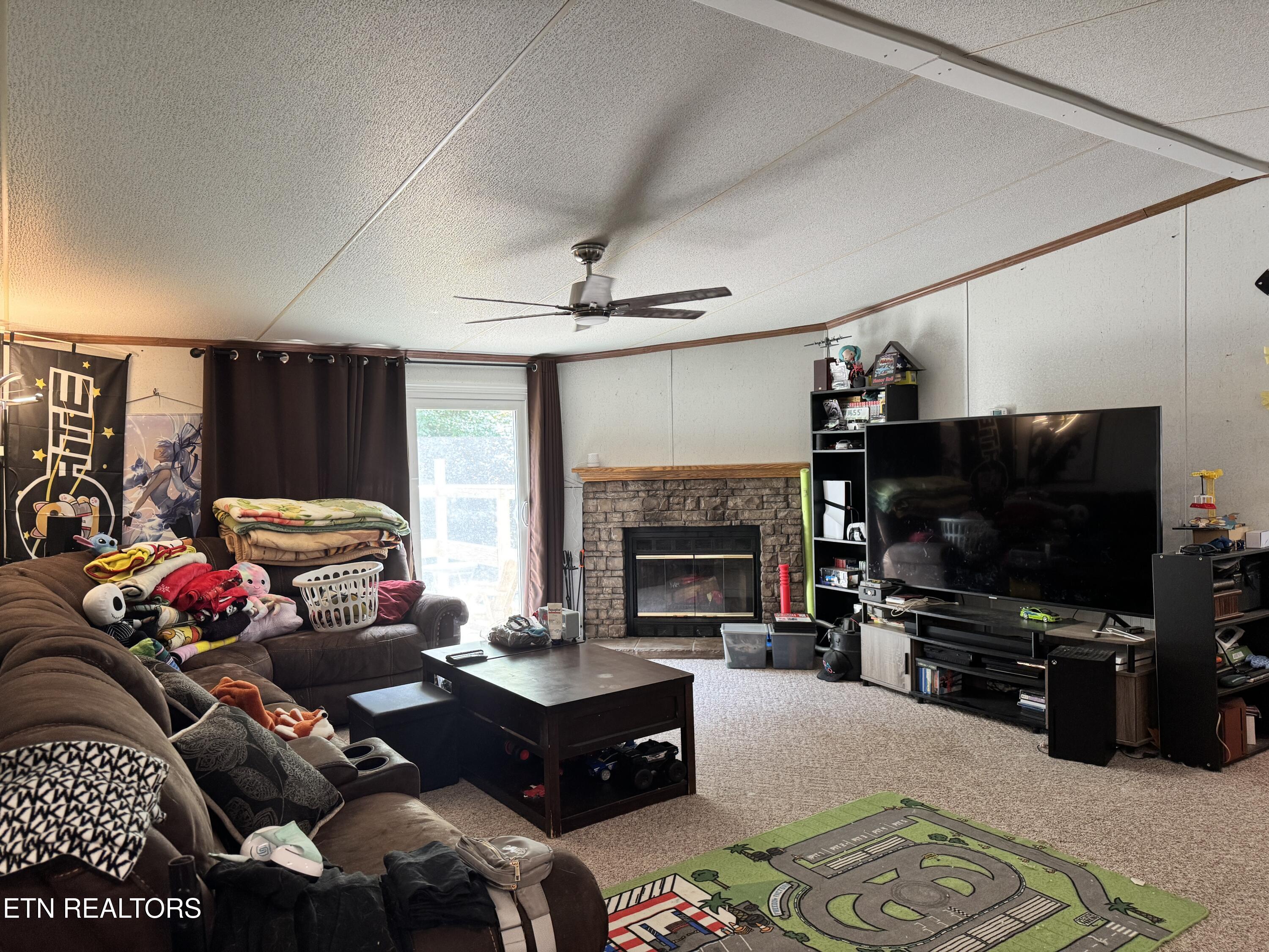 102 Loggers Lane Clinton TN 37716