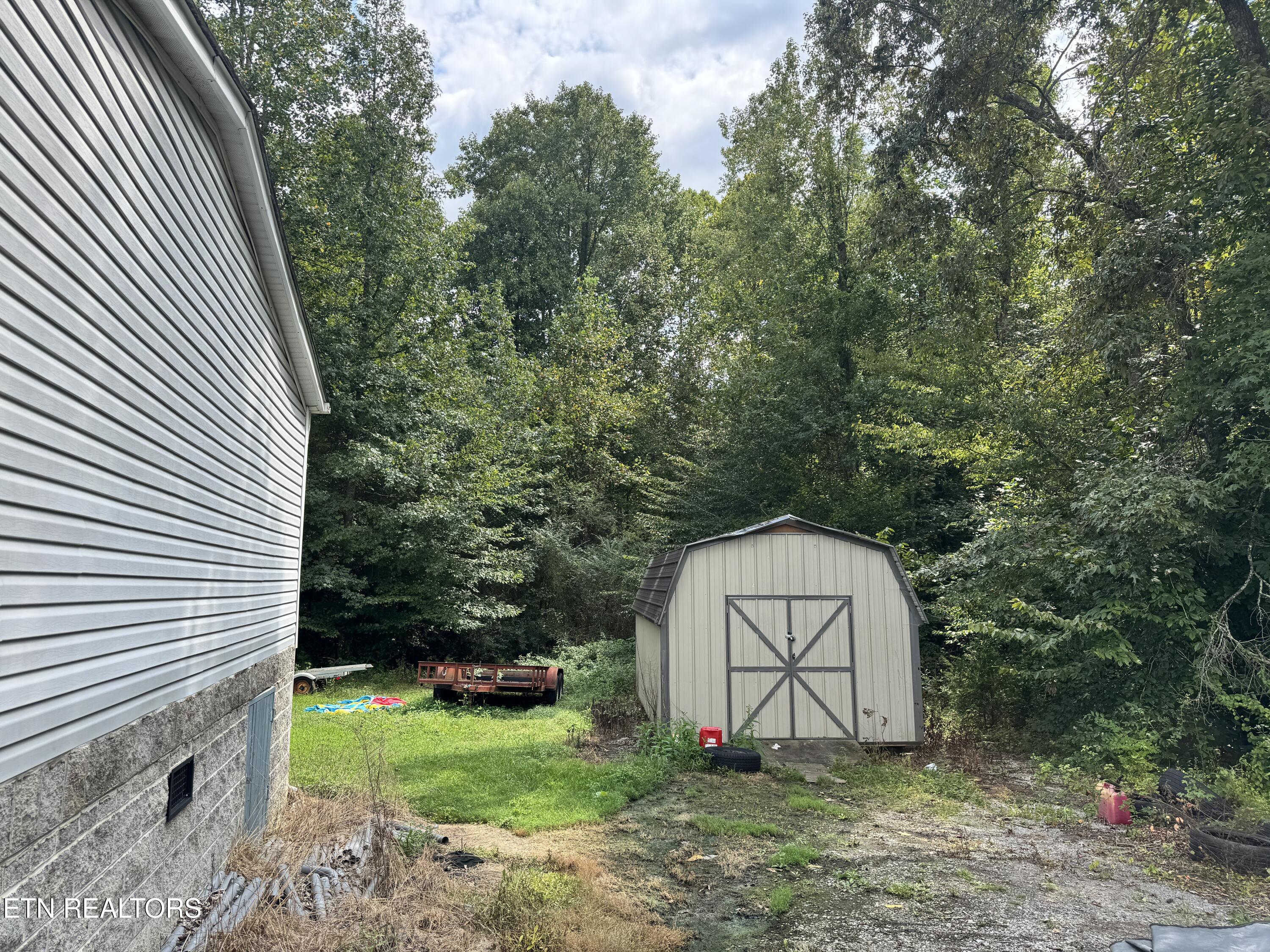 102 Loggers Lane Clinton TN 37716
