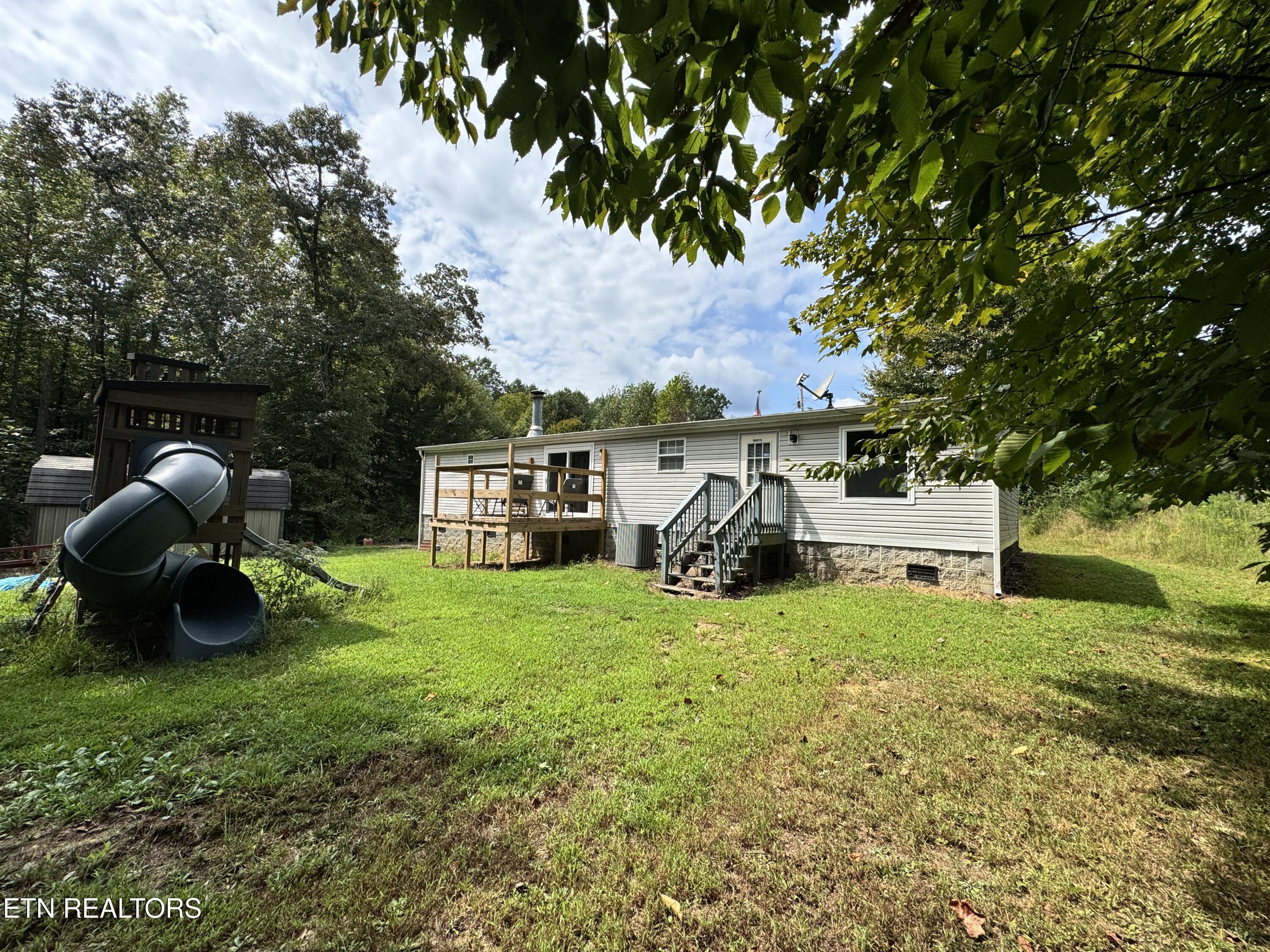 102 Loggers Lane Clinton TN 37716
