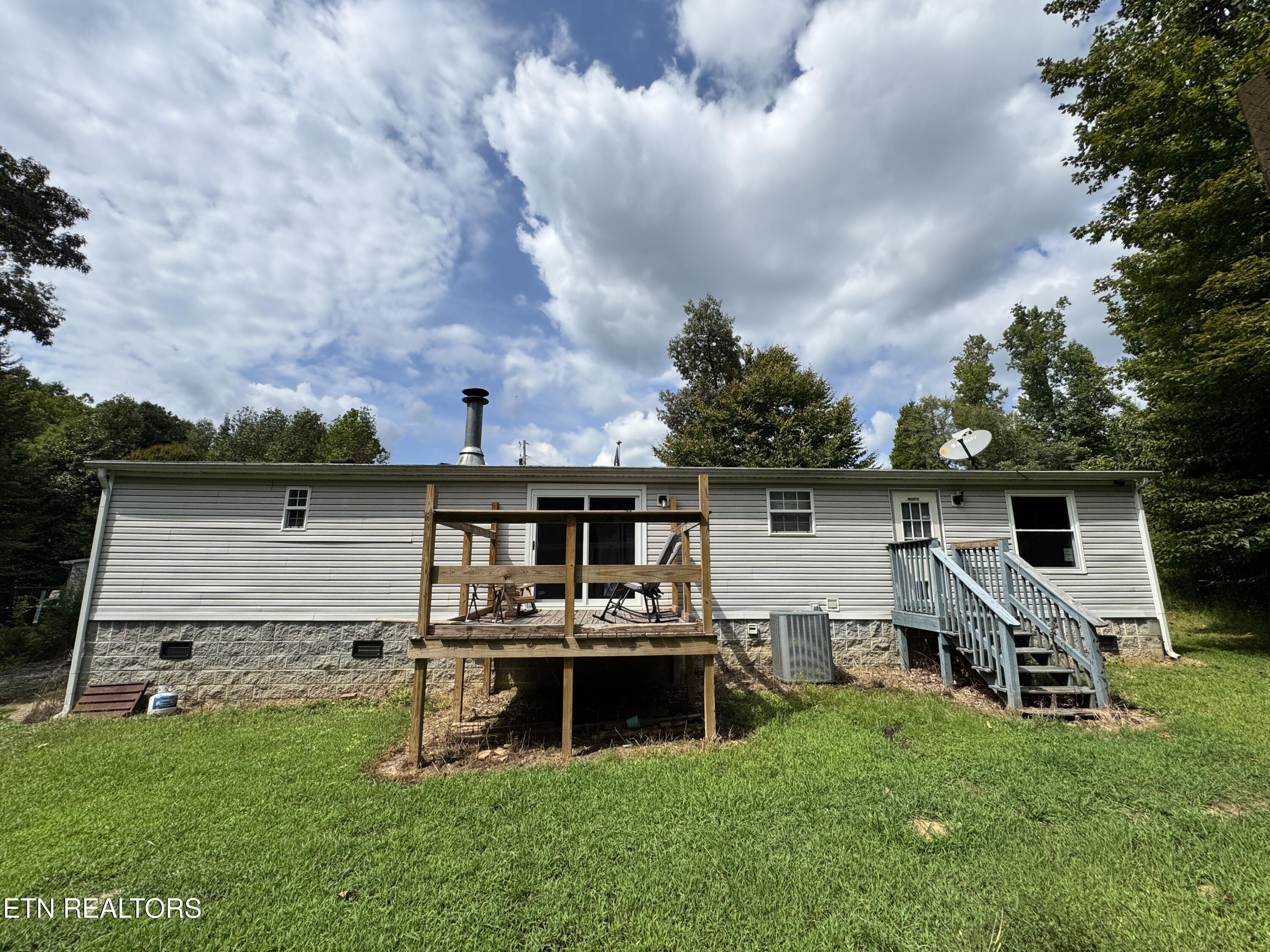 102 Loggers Lane Clinton TN 37716
