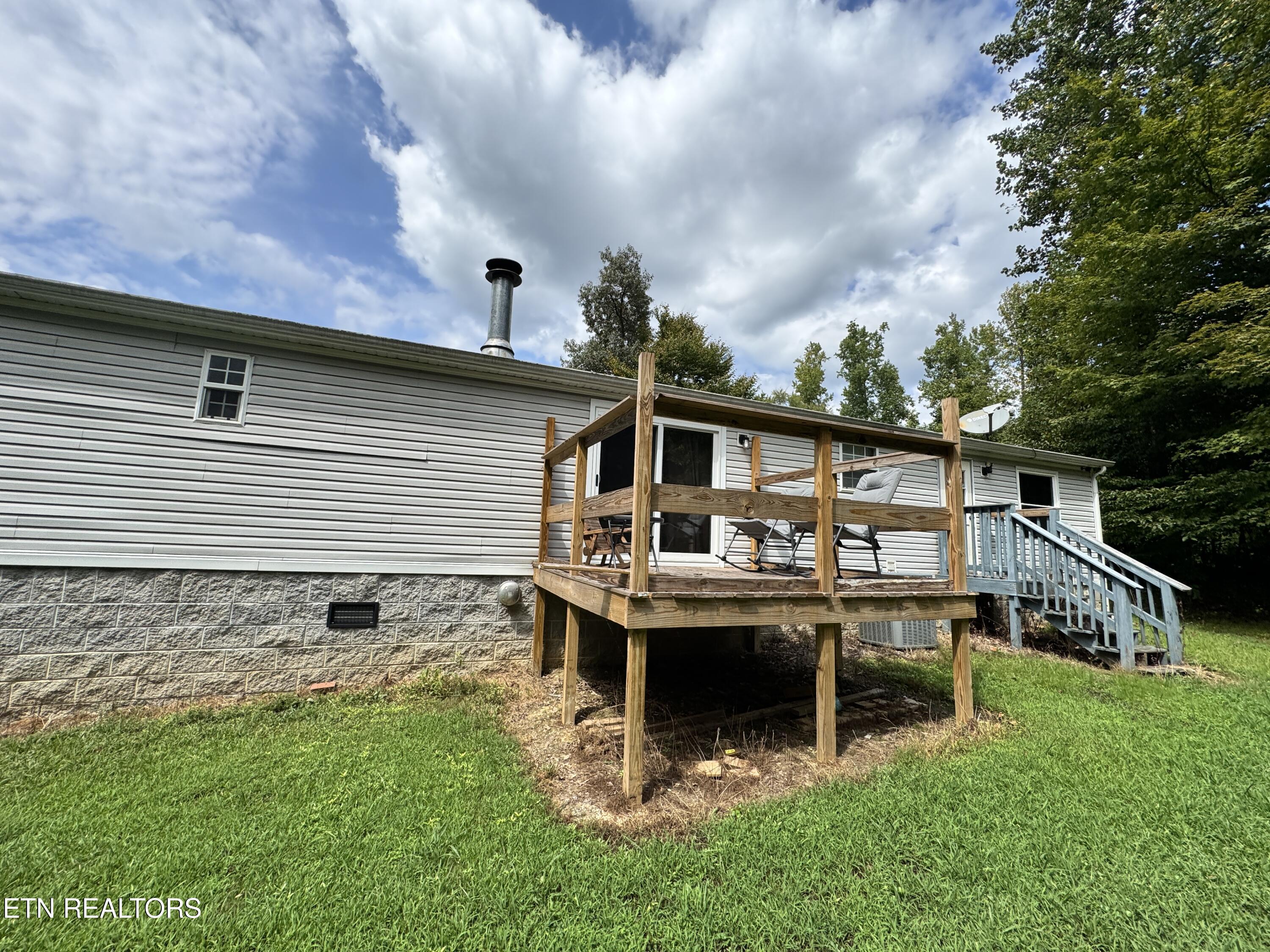 102 Loggers Lane Clinton TN 37716