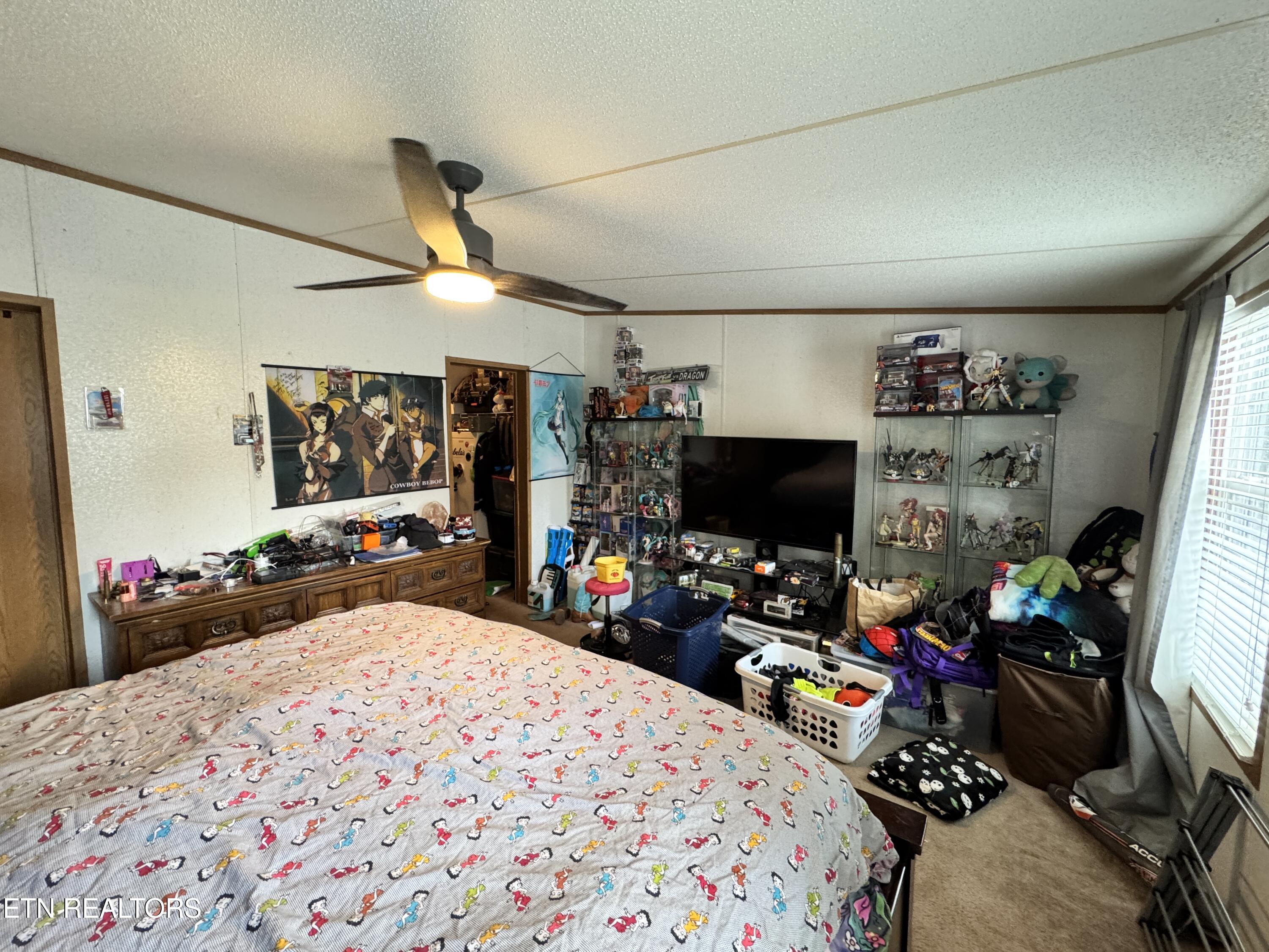 102 Loggers Lane Clinton TN 37716