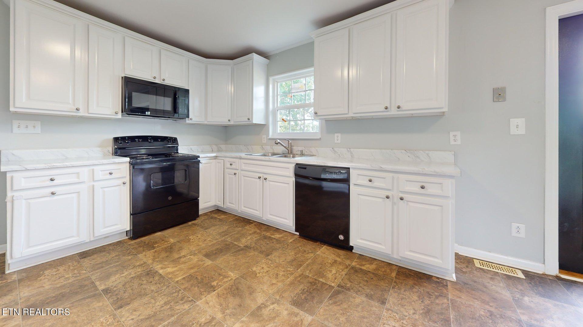 1620 Gail Street Loudon TN 37774