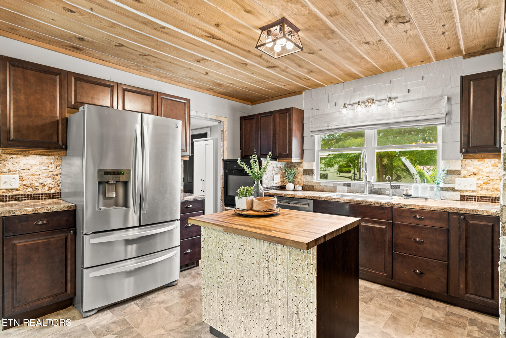 1027 Harrisdale Street Maryville TN 37801