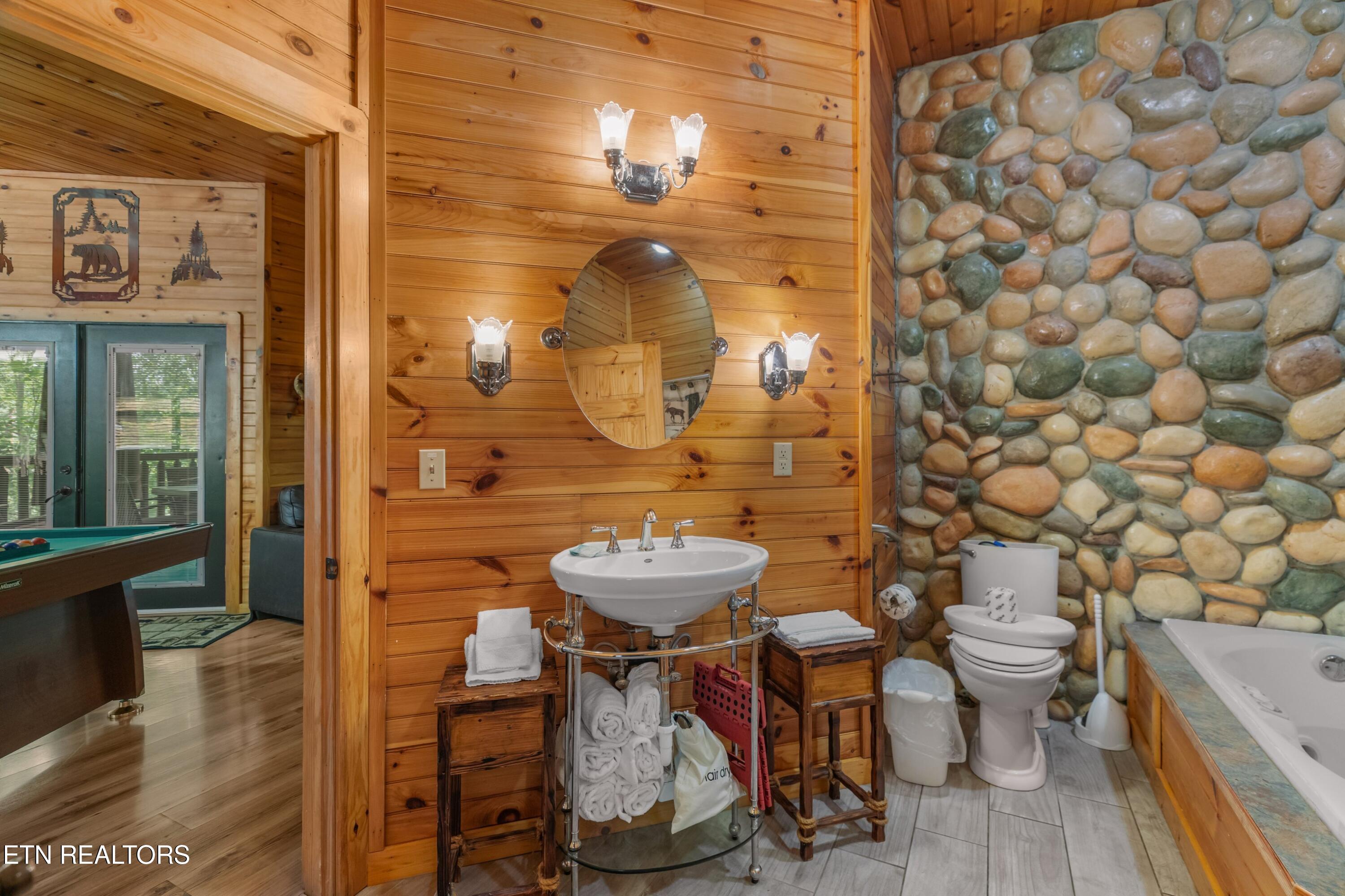 1820 Skyhawk Lane Sevierville TN 37876