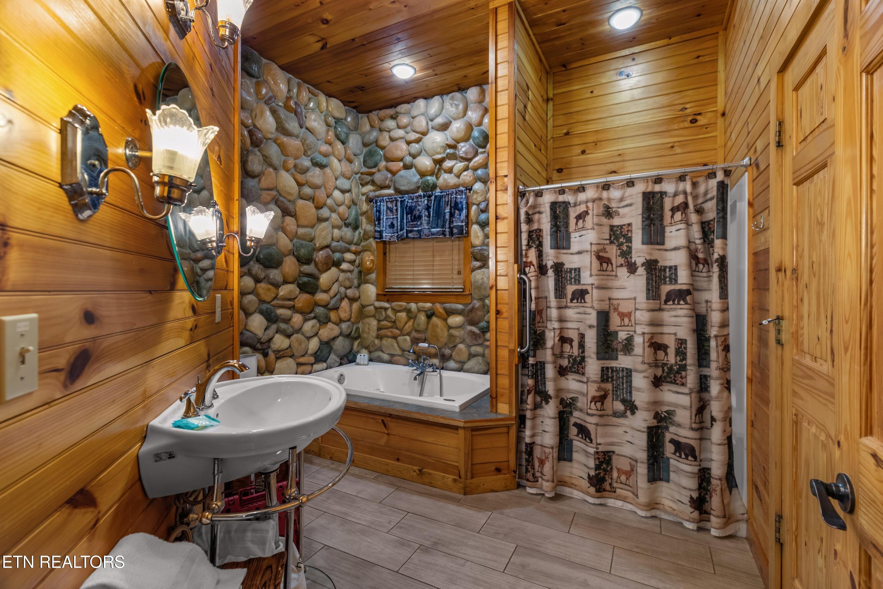 1820 Skyhawk Lane Sevierville TN 37876