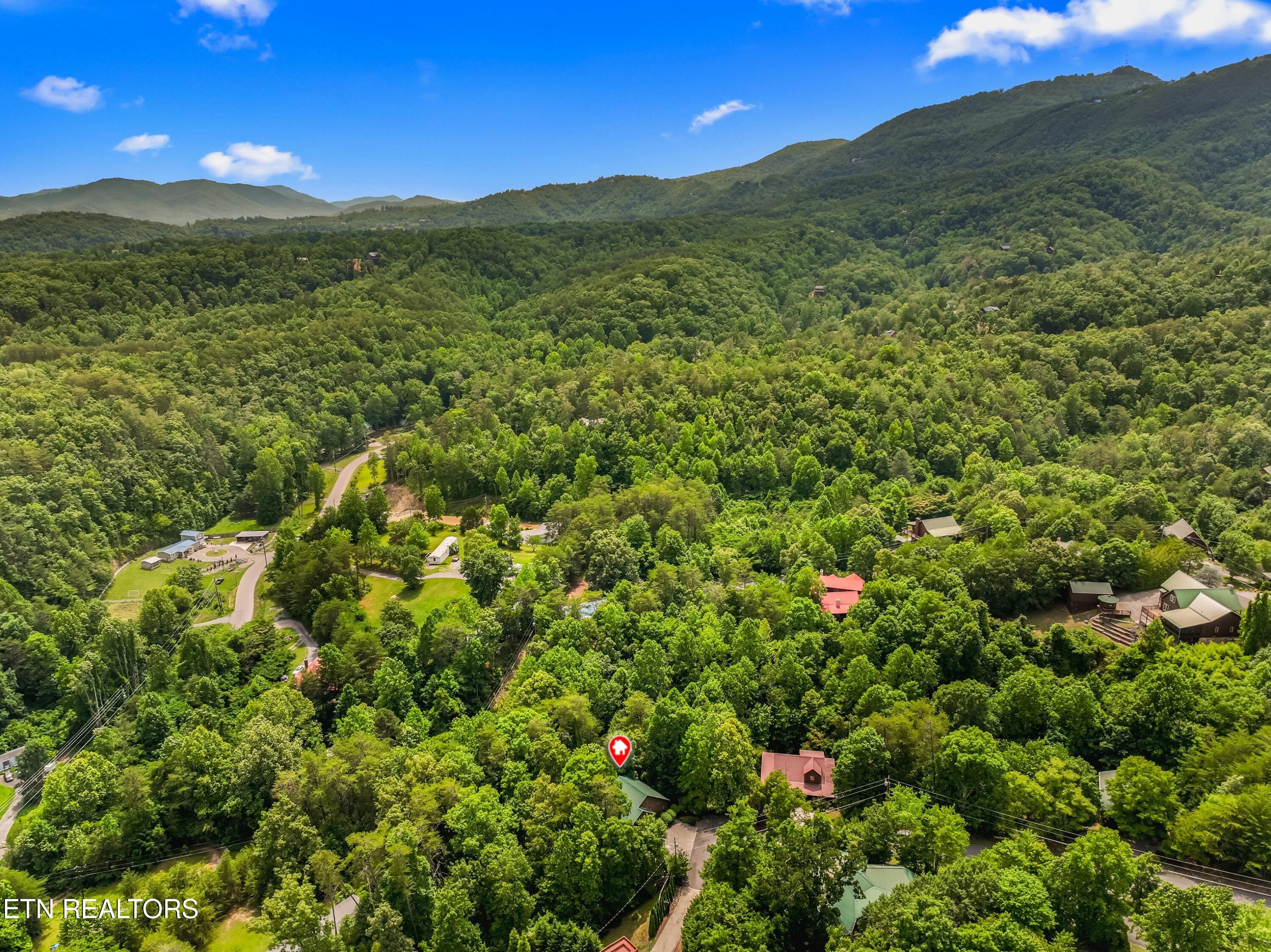 1820 Skyhawk Lane Sevierville TN 37876