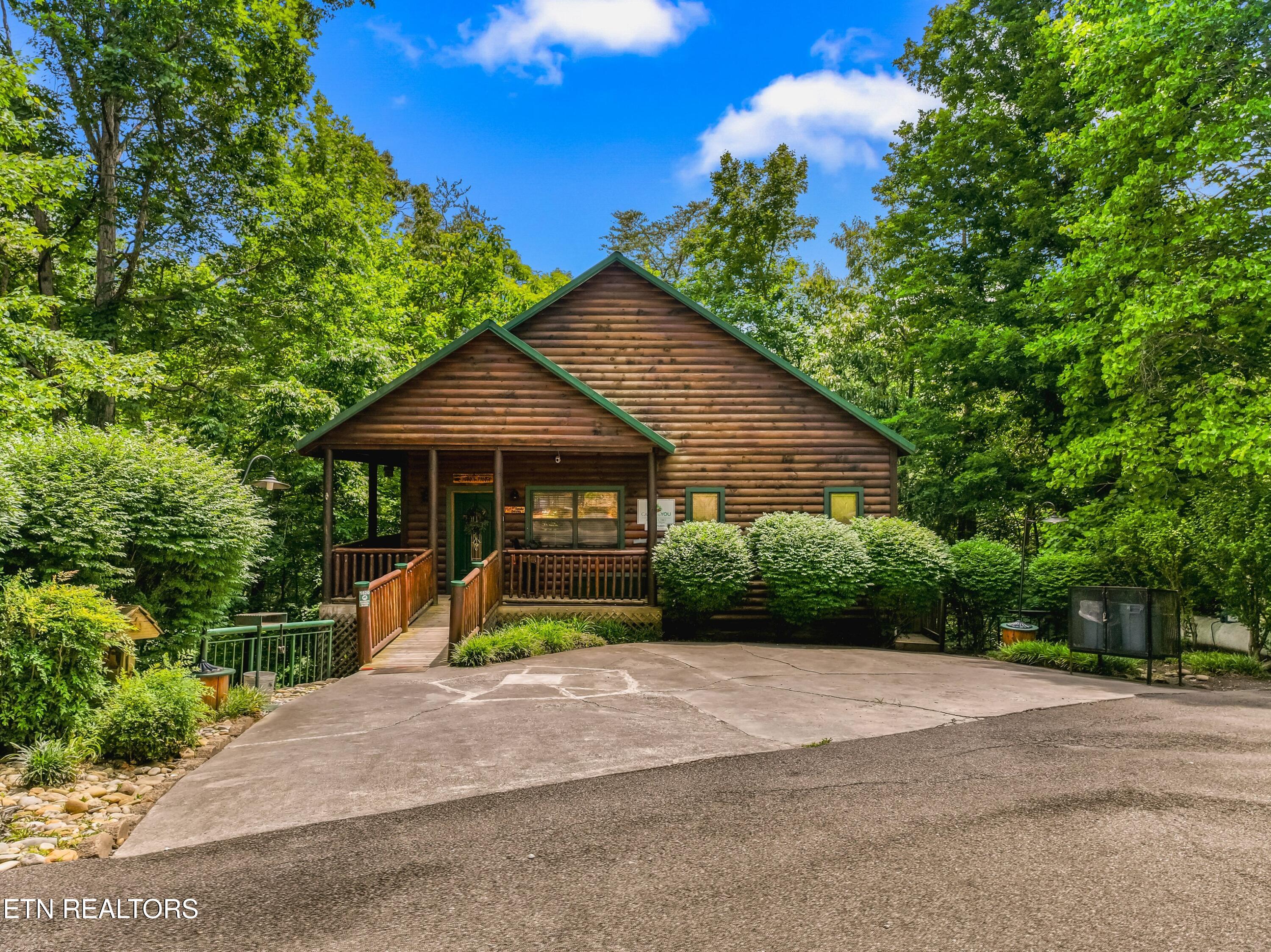 1820 Skyhawk Lane Sevierville TN 37876