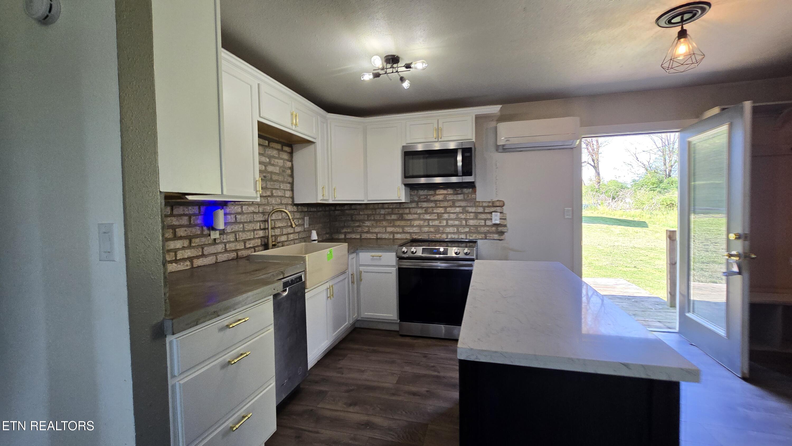 208 Riggs Street Athens TN 37303