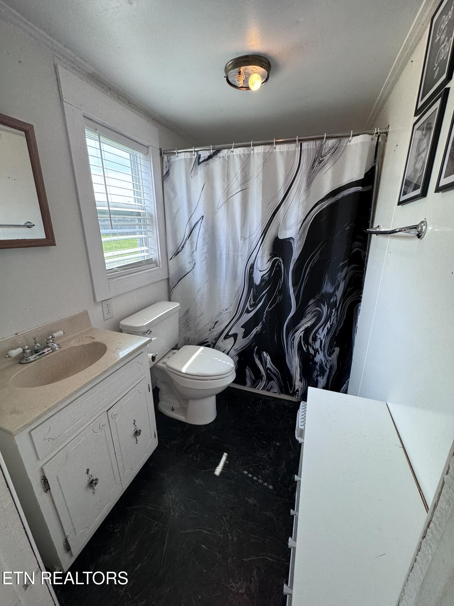 1051 Happy Hollow Road Lenoir City TN 37771