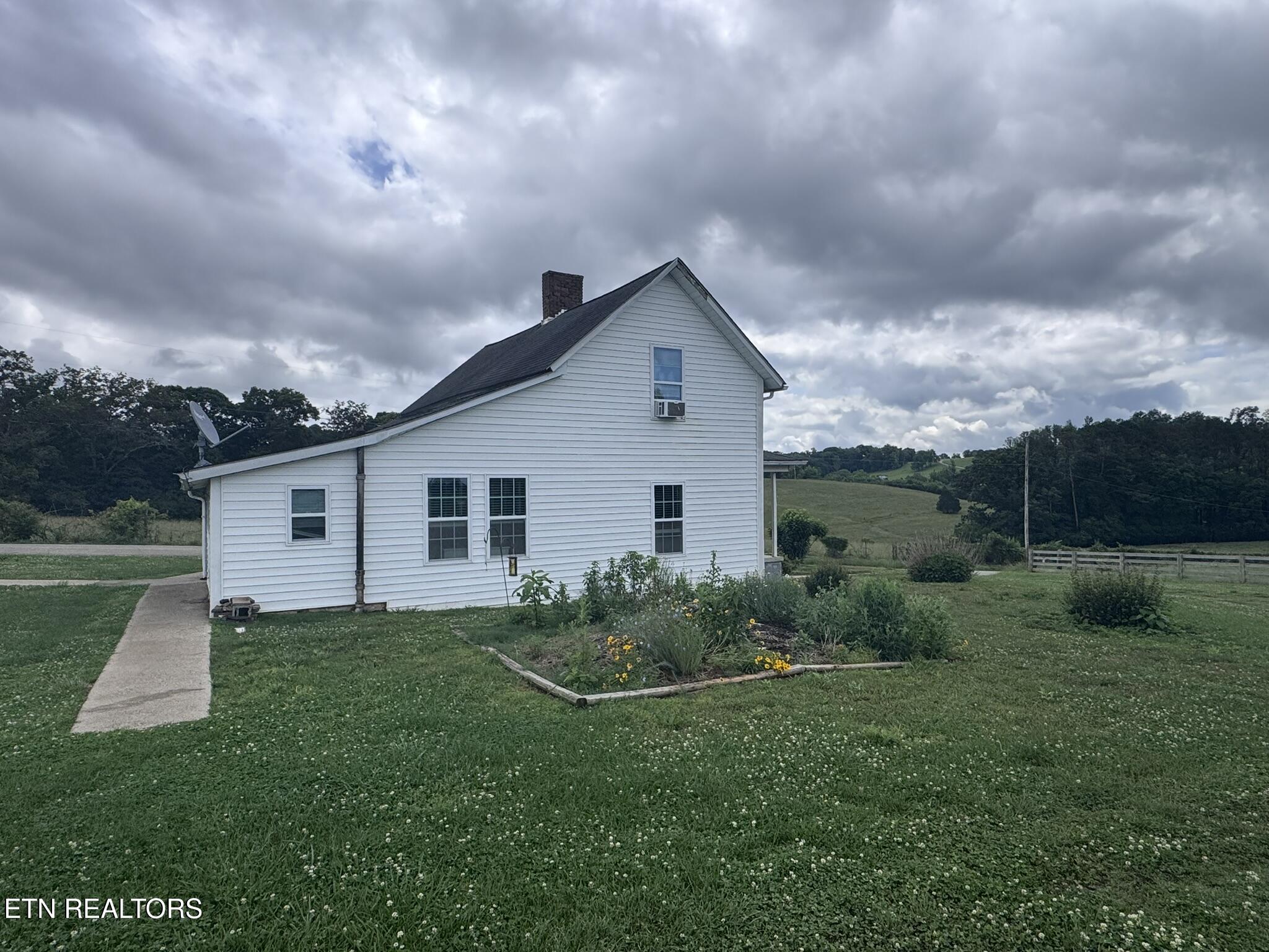 1051 Happy Hollow Road Lenoir City TN 37771