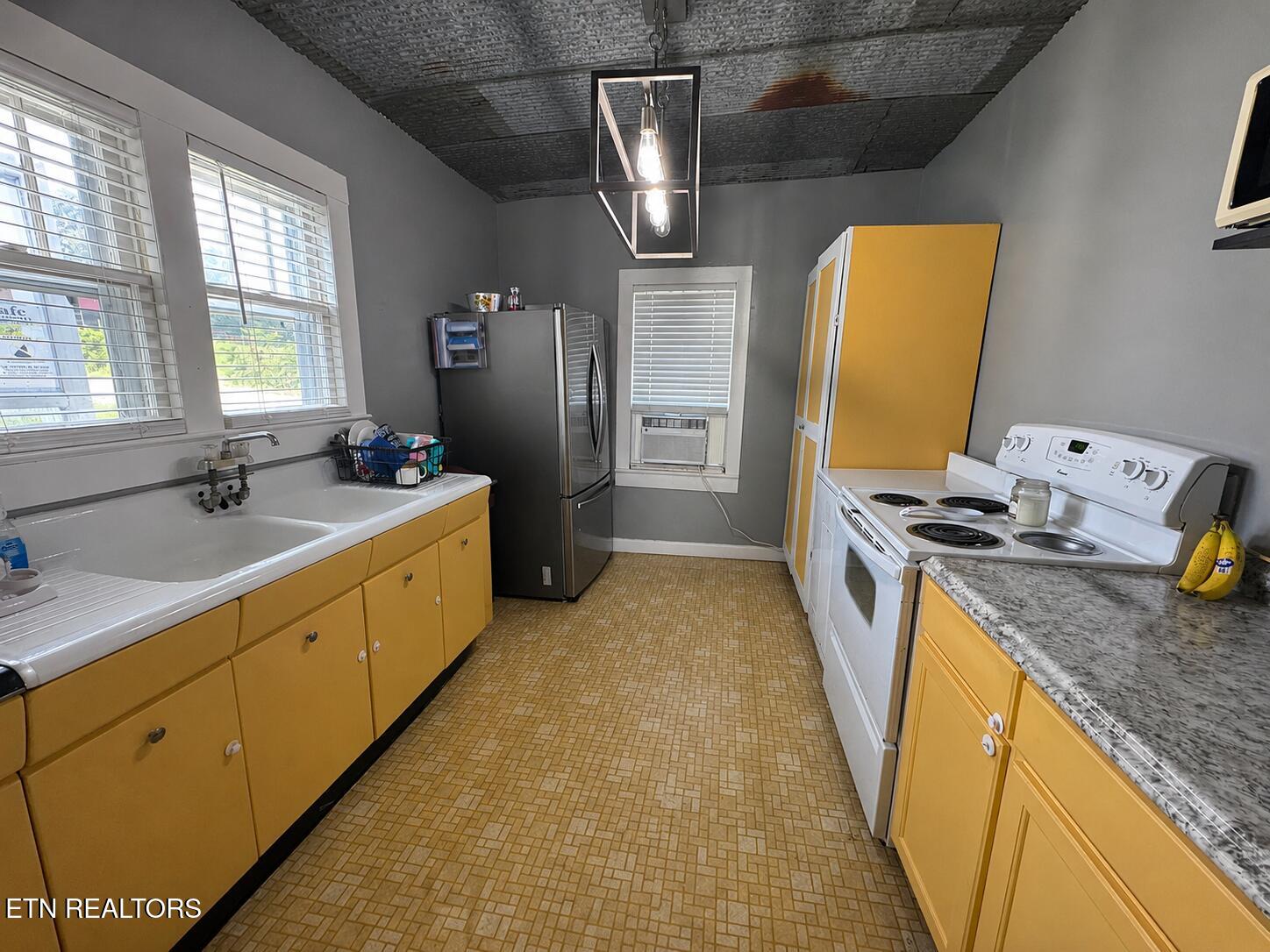 1051 Happy Hollow Road Lenoir City TN 37771