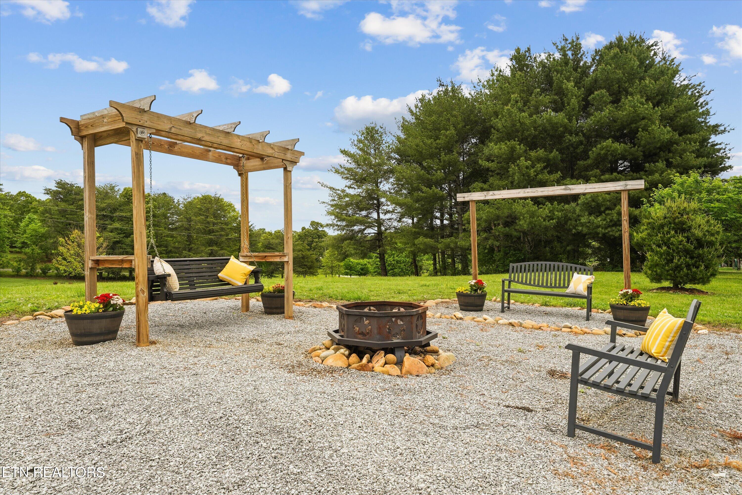 1609 Big Gully Road Maryville TN 37801