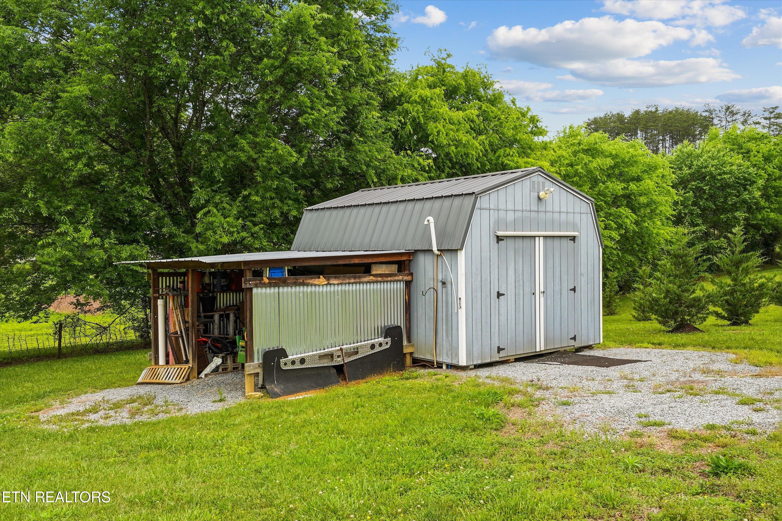 1609 Big Gully Road Maryville TN 37801
