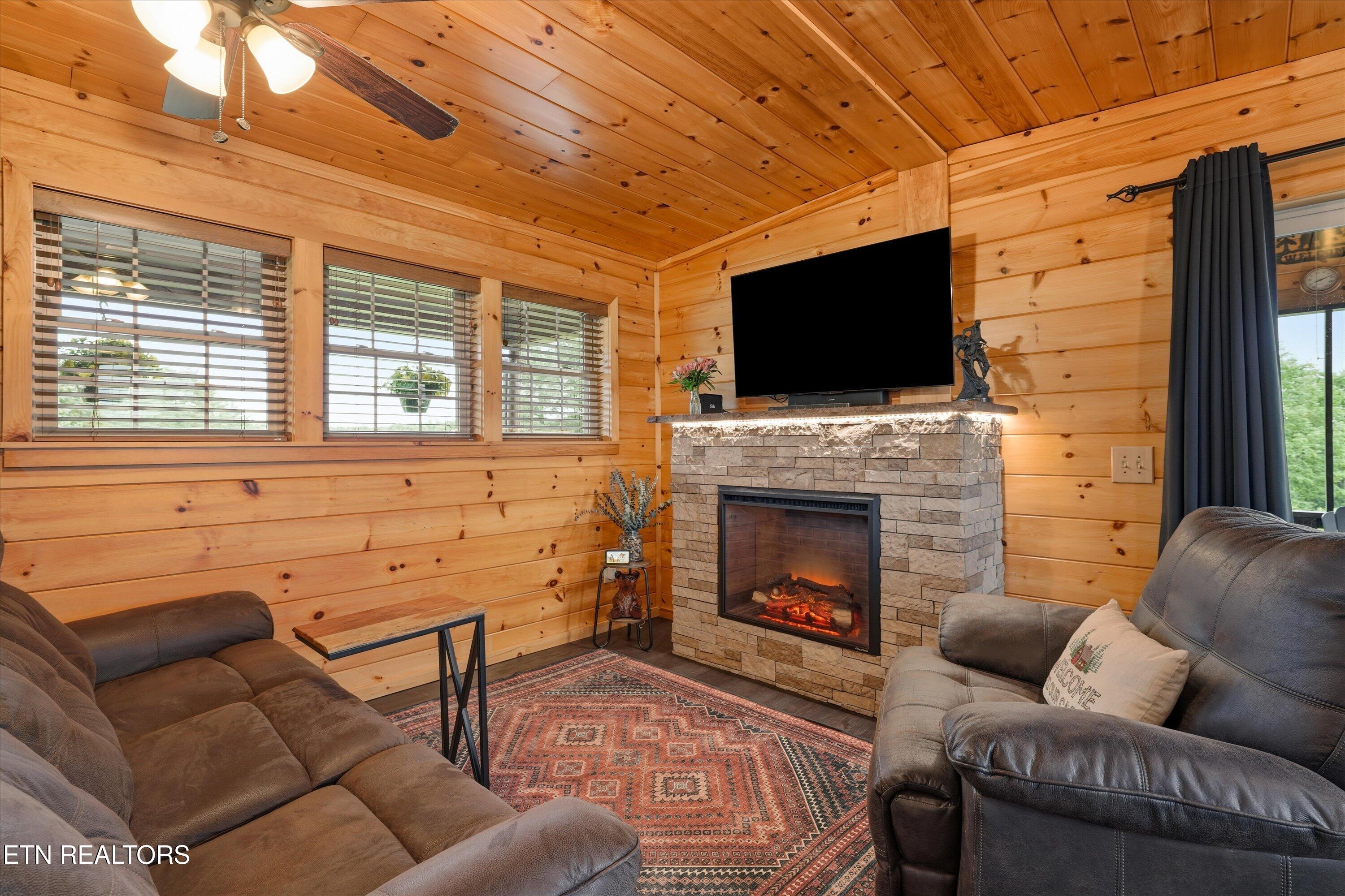 1609 Big Gully Road Maryville TN 37801