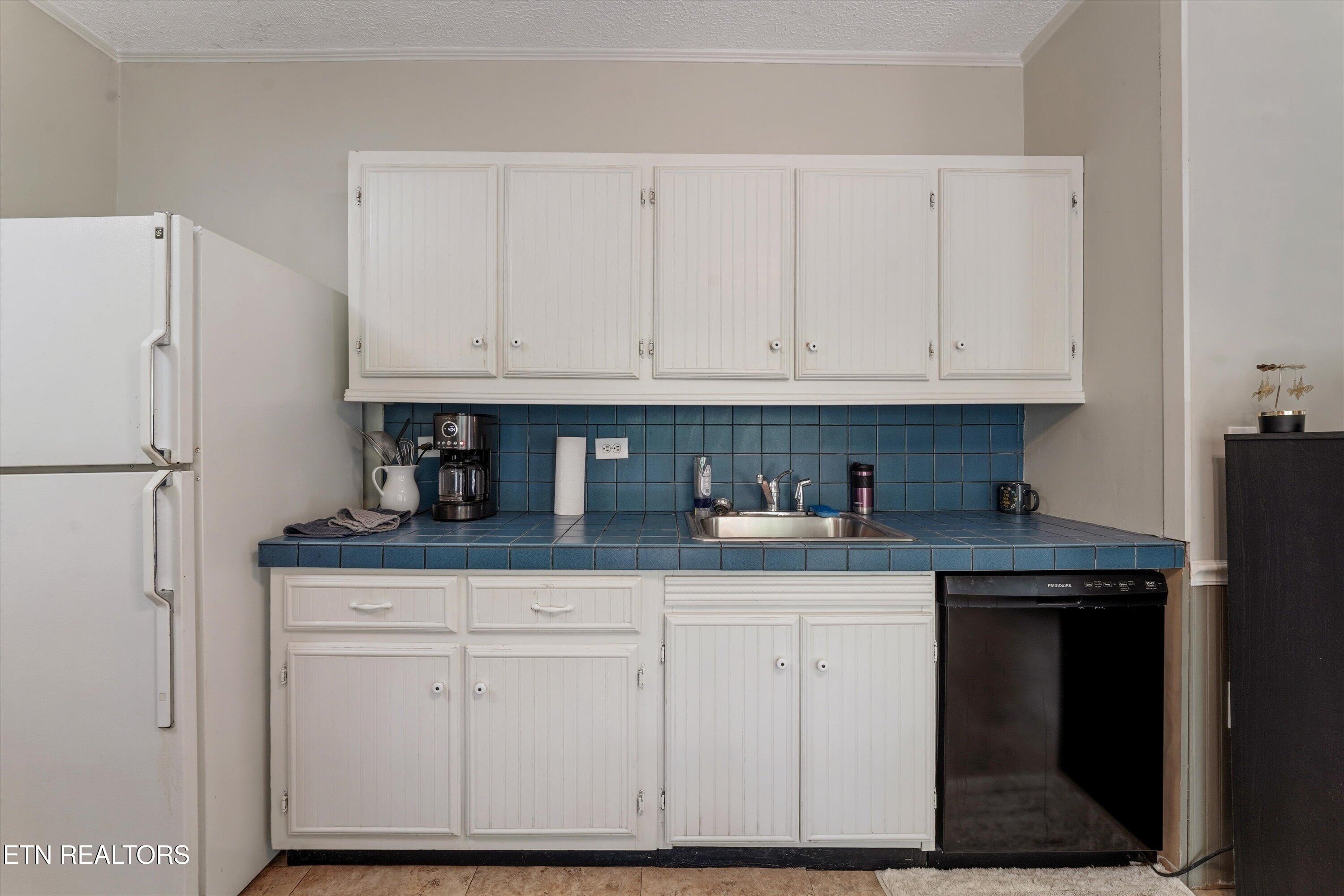 315 Laurel Hollow Road Clinton TN 37716